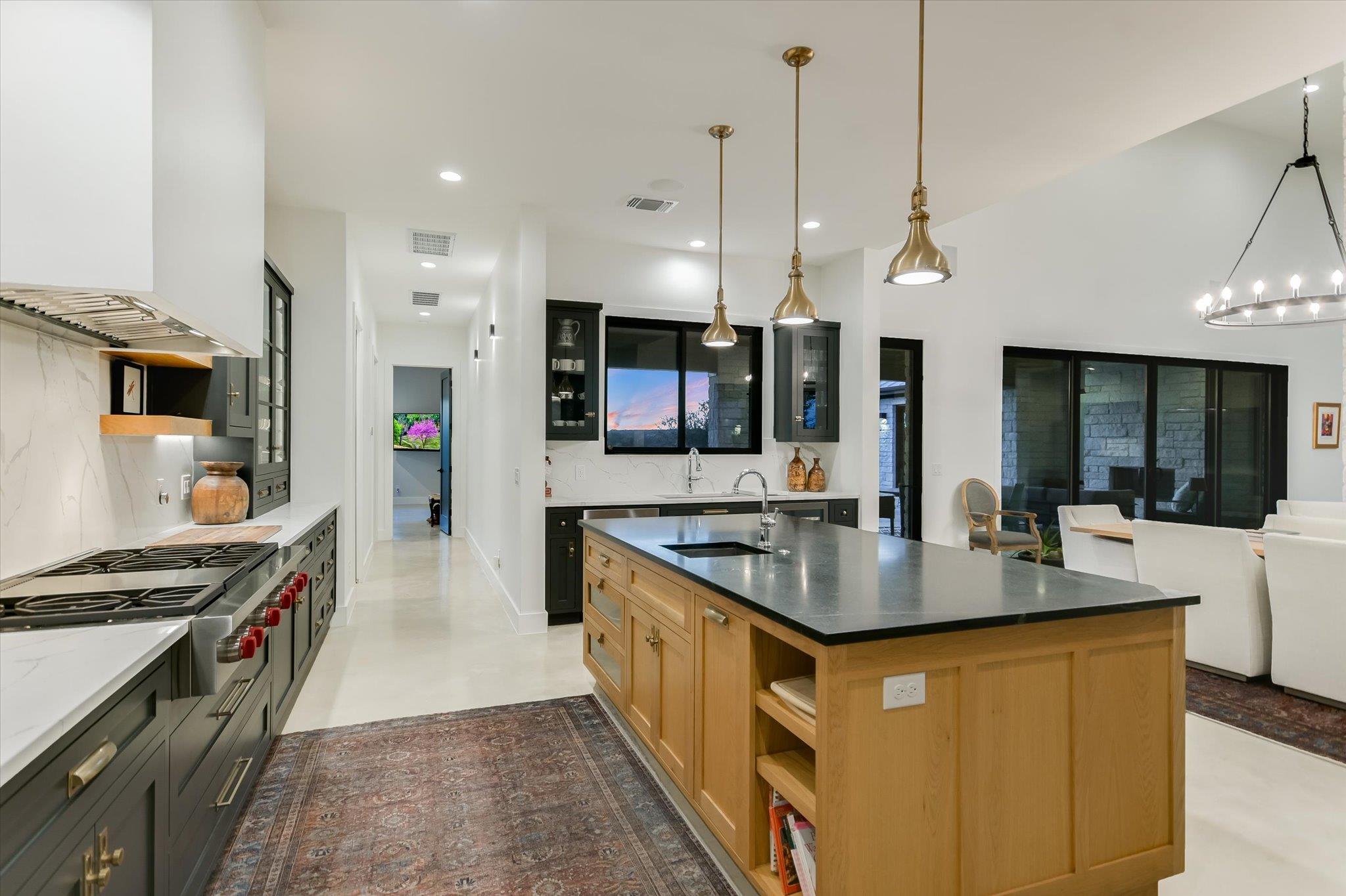 343 Pug Rippy, Dripping Springs, TX 78620