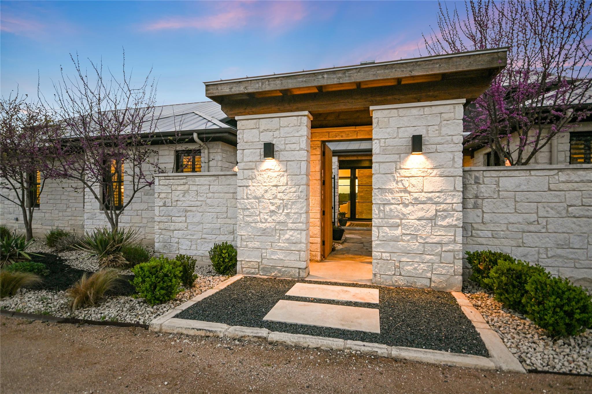 343 Pug Rippy, Dripping Springs, TX 78620