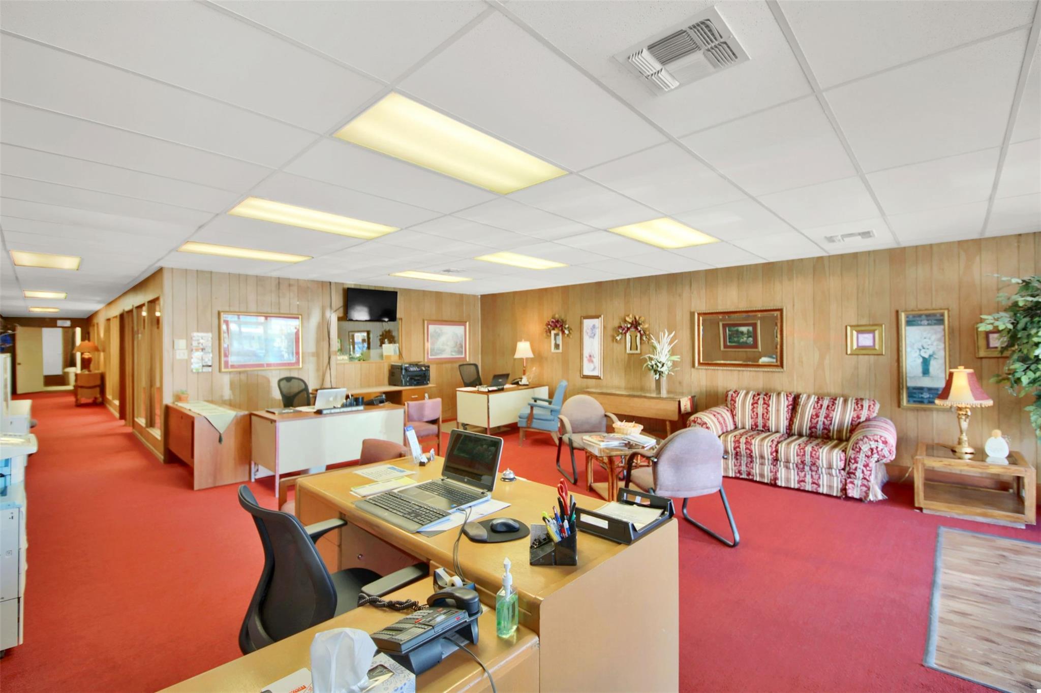202 N Main St N, Taylor, TX 76574