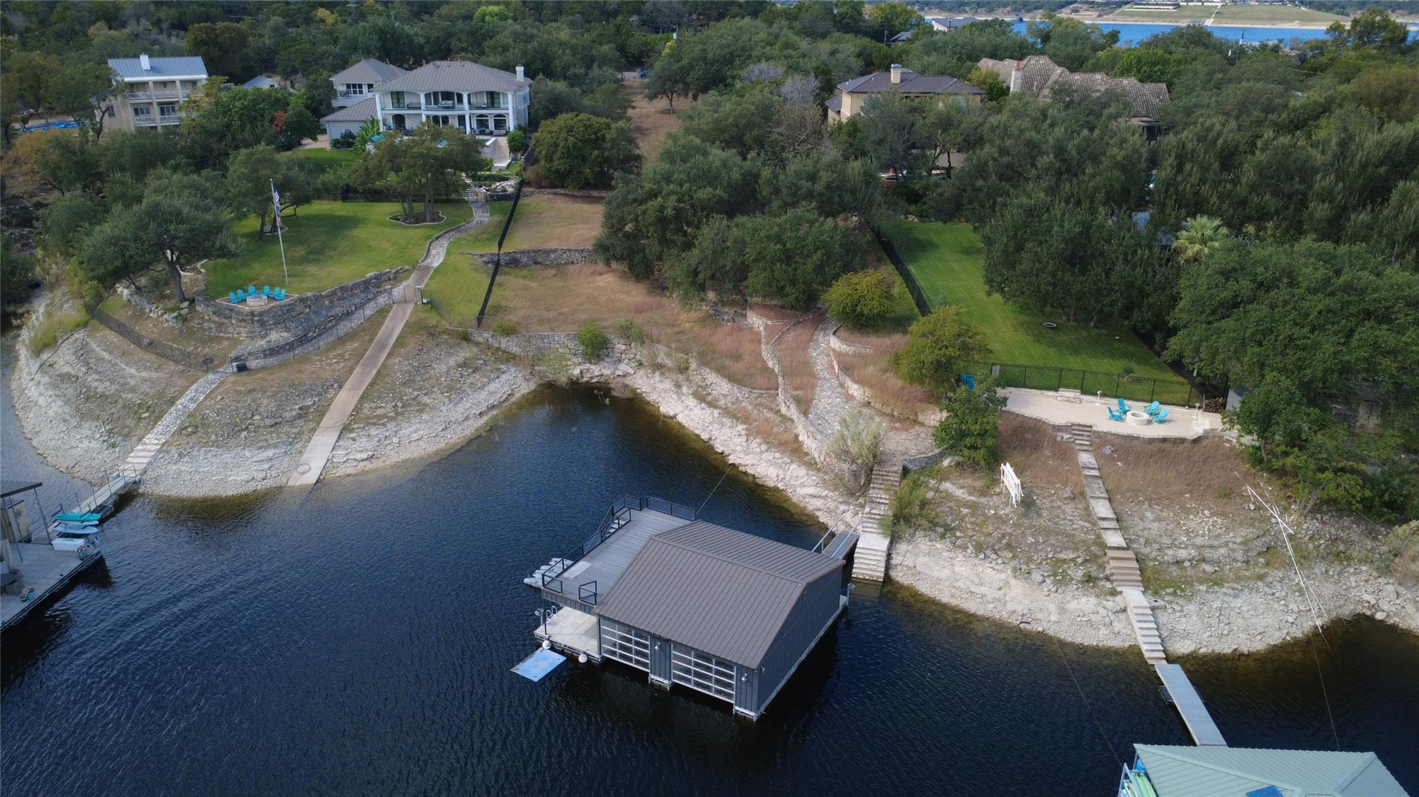 909 Brooks Hollow Rd, Lakeway, TX 78734