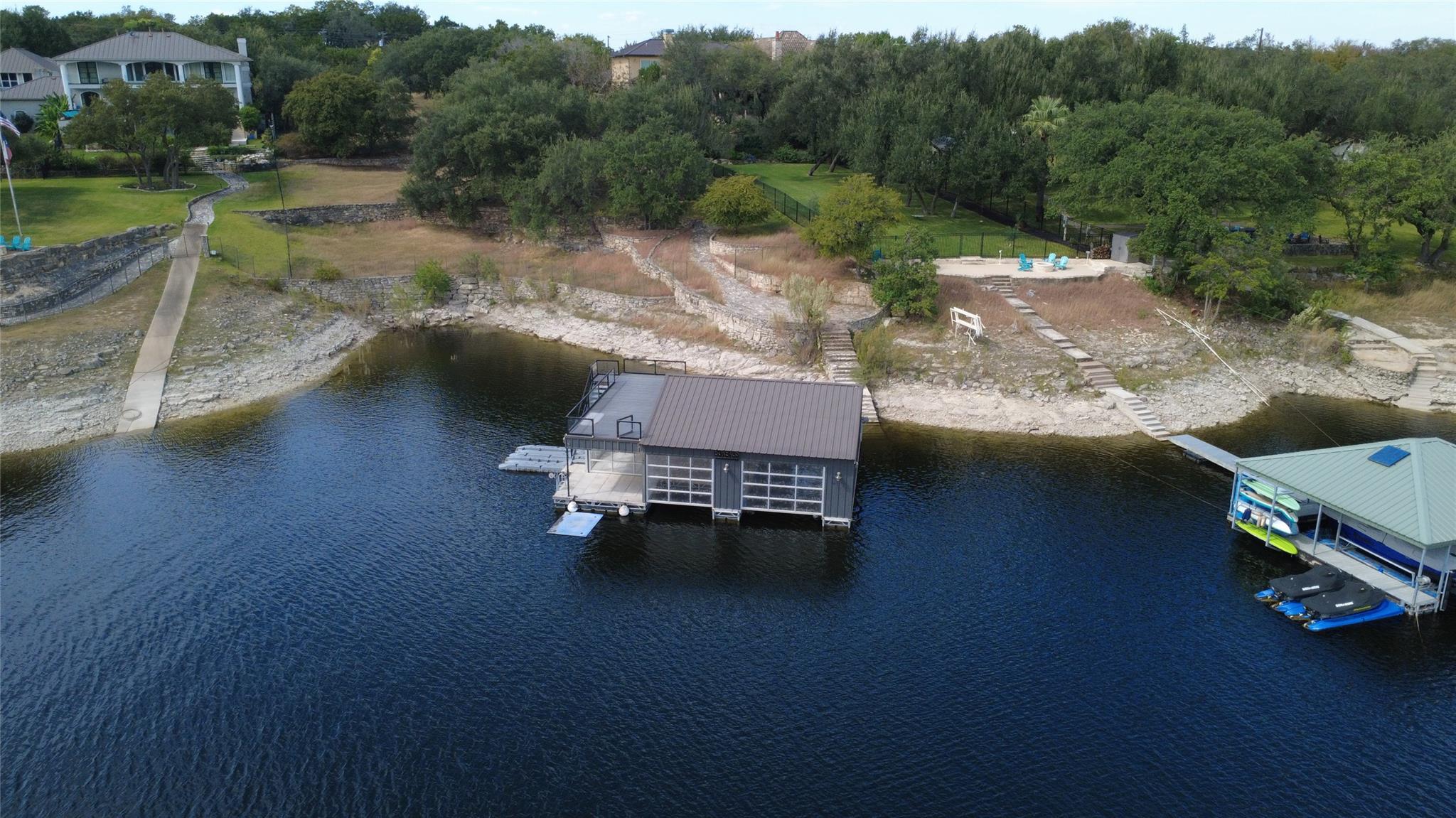 909 Brooks Hollow Rd, Lakeway, TX 78734