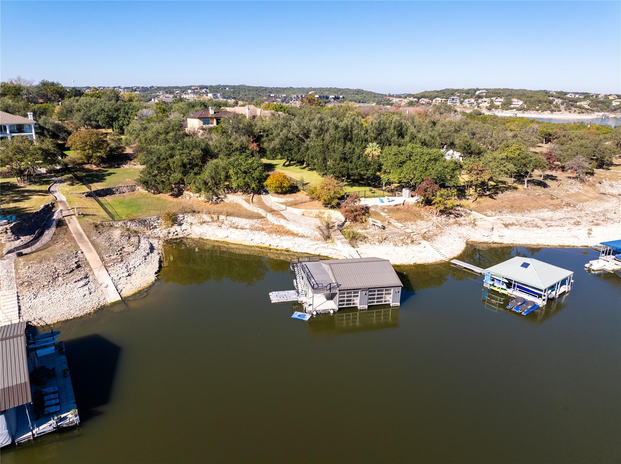 909 Brooks Hollow Rd, Lakeway, TX 78734