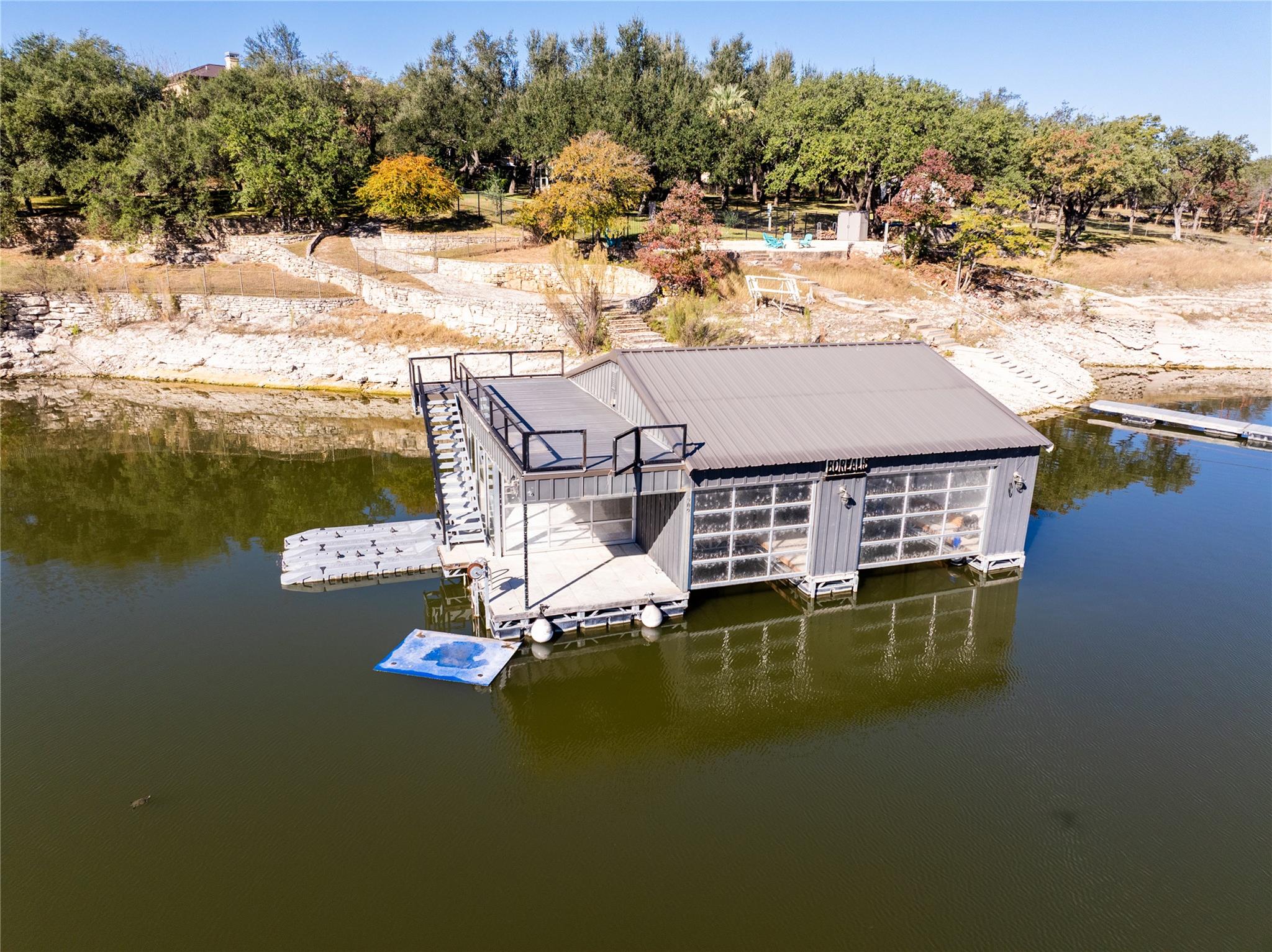 909 Brooks Hollow Rd, Lakeway, TX 78734