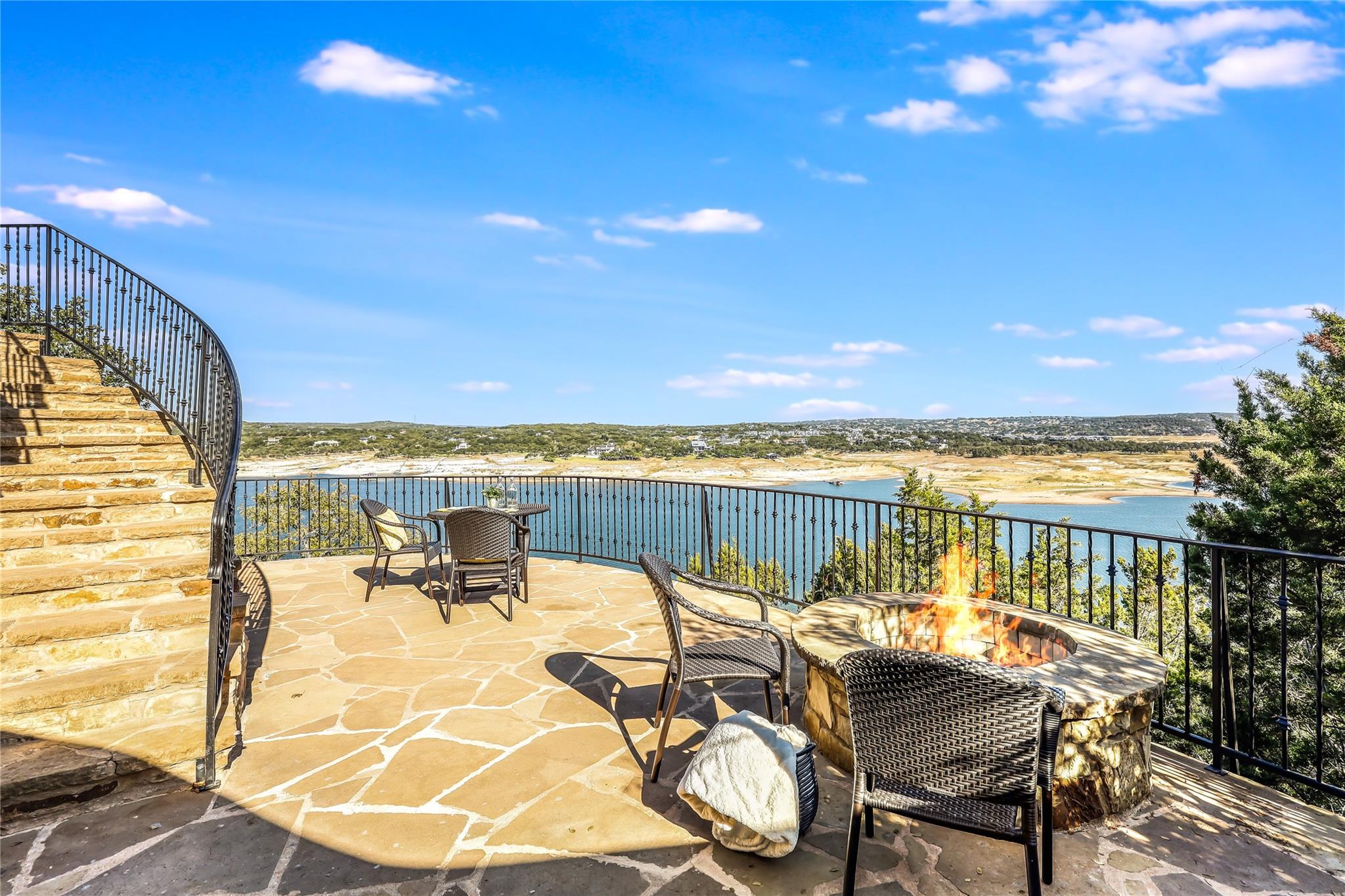 1208 Watercliffe Dr, Lago Vista, TX 78645