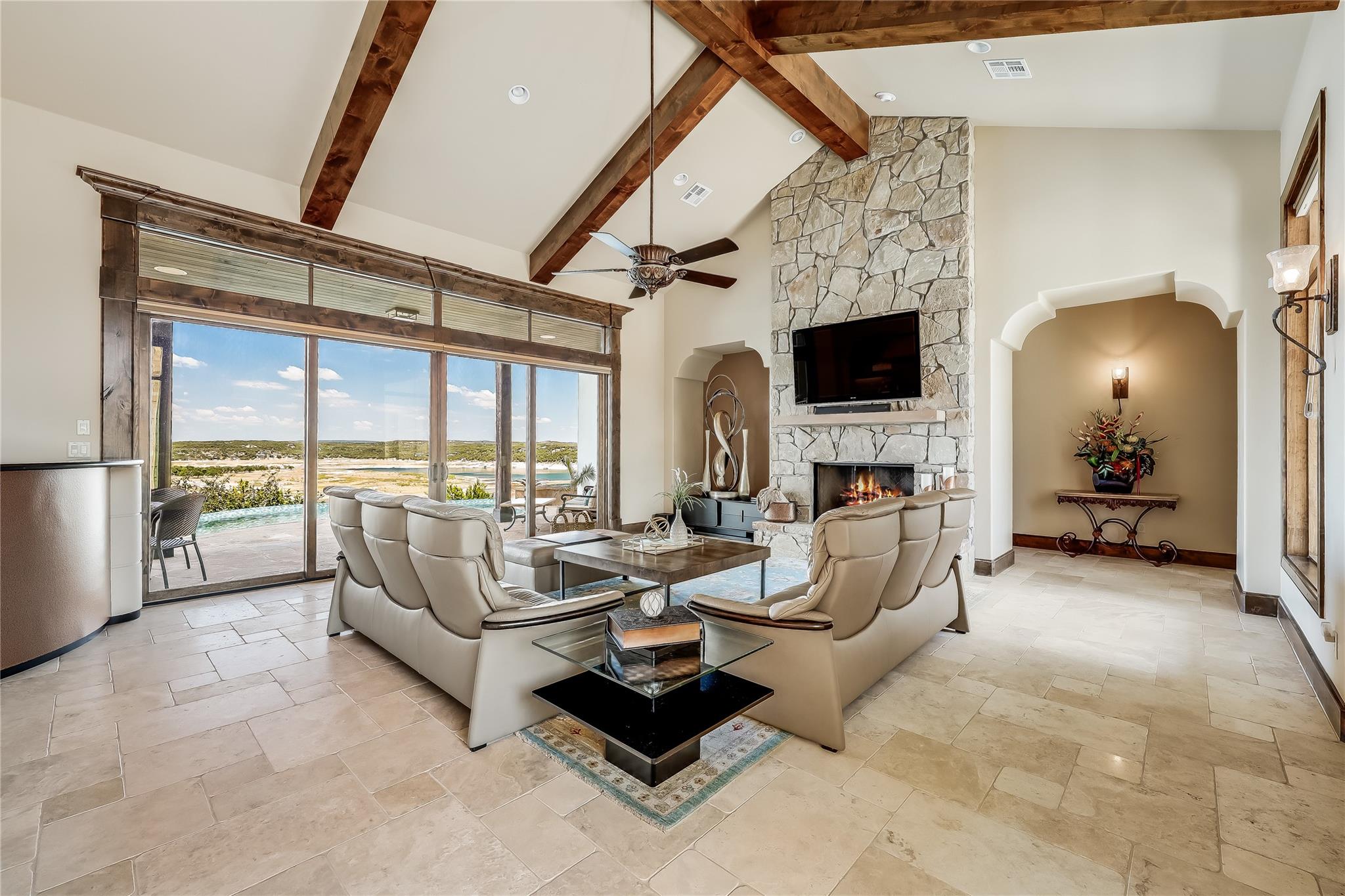 1208 Watercliffe Dr, Lago Vista, TX 78645