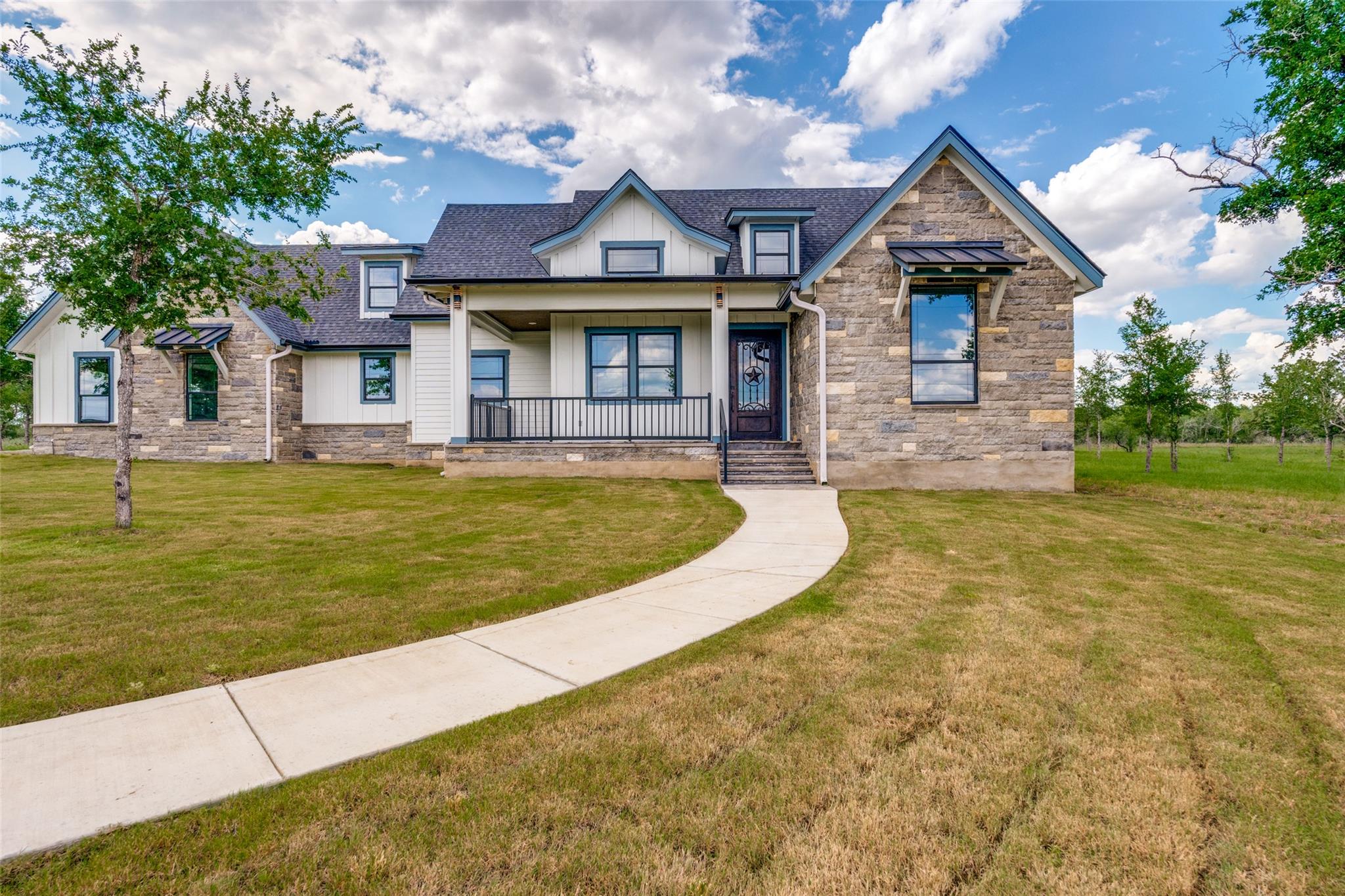 485 Post Oak, Gonzales, TX 78629