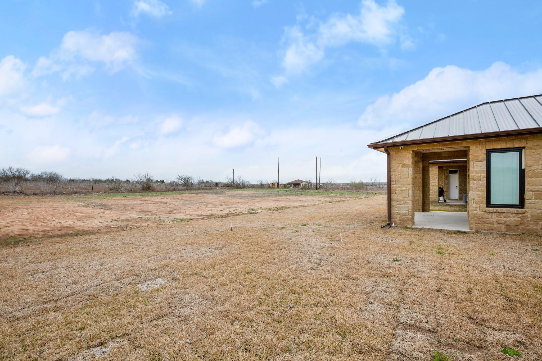 207 Arrowwood Ct, Niederwald, TX 78640