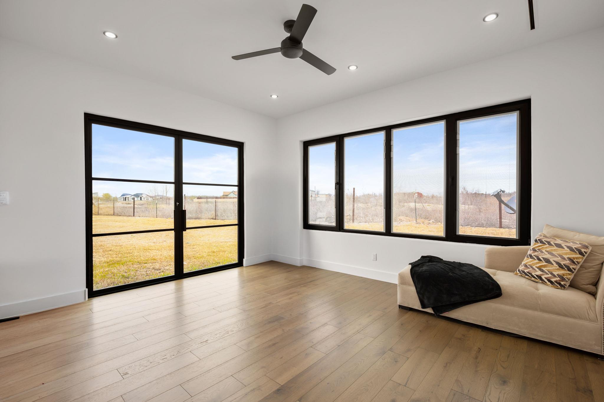 207 Arrowwood Ct, Niederwald, TX 78640