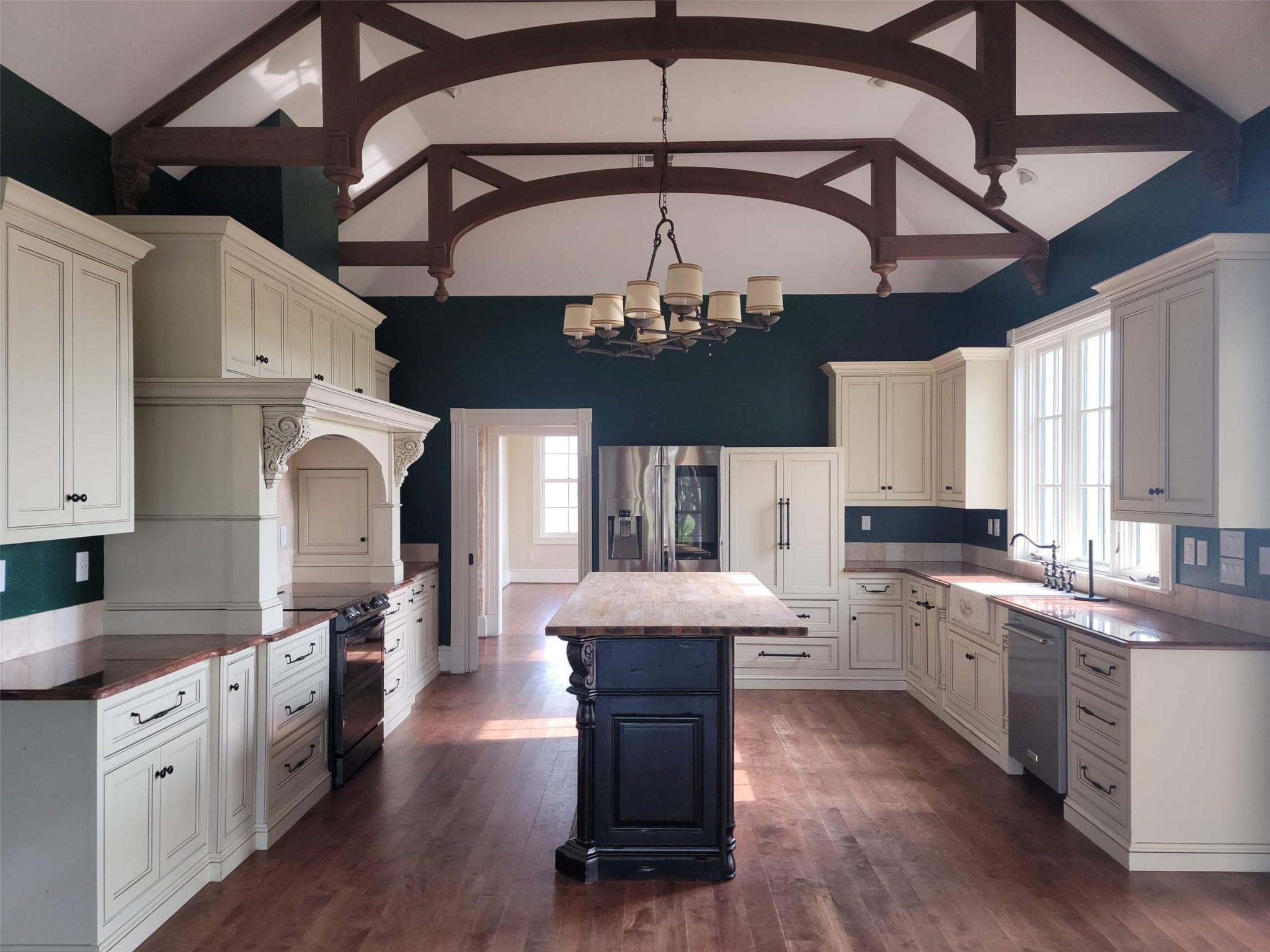 466 German Ln, Fredericksburg, TX 78624