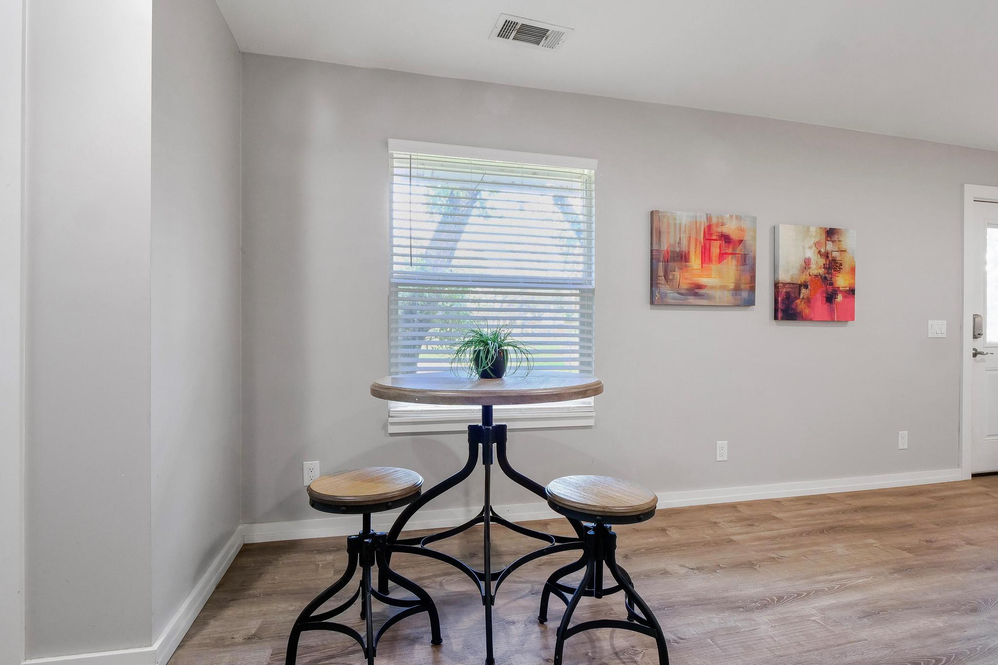 24807 Whitney Dr, Spicewood, TX 78669