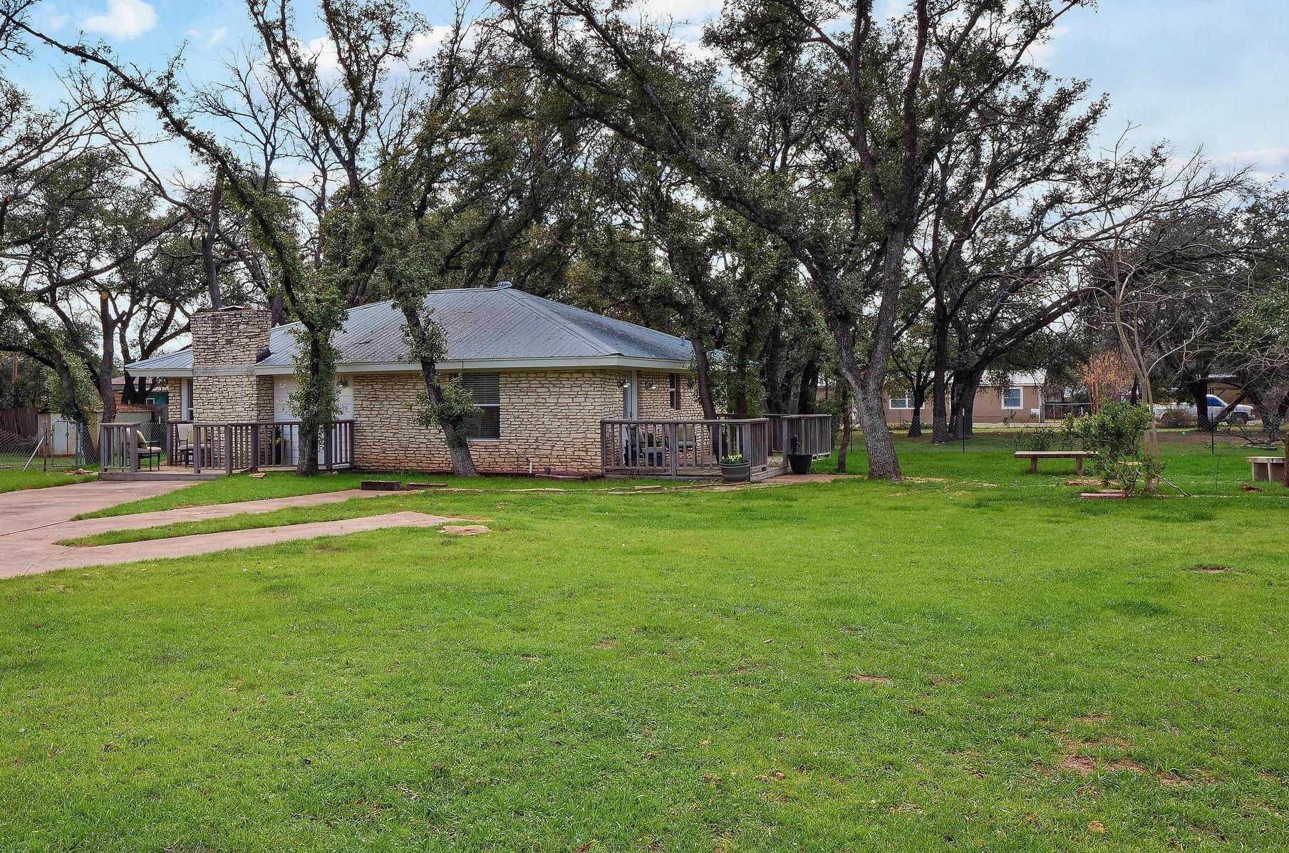 24807 Whitney Dr, Spicewood, TX 78669