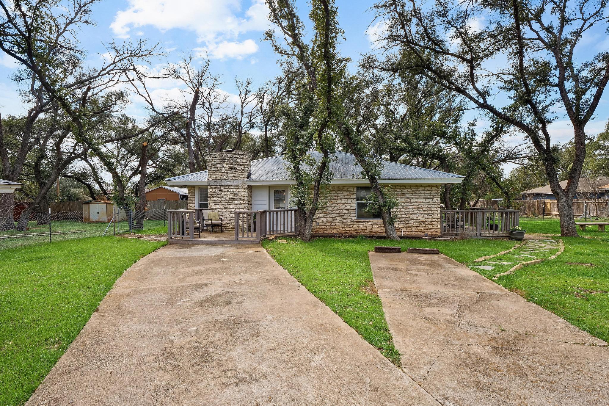24807 Whitney Dr, Spicewood, TX 78669