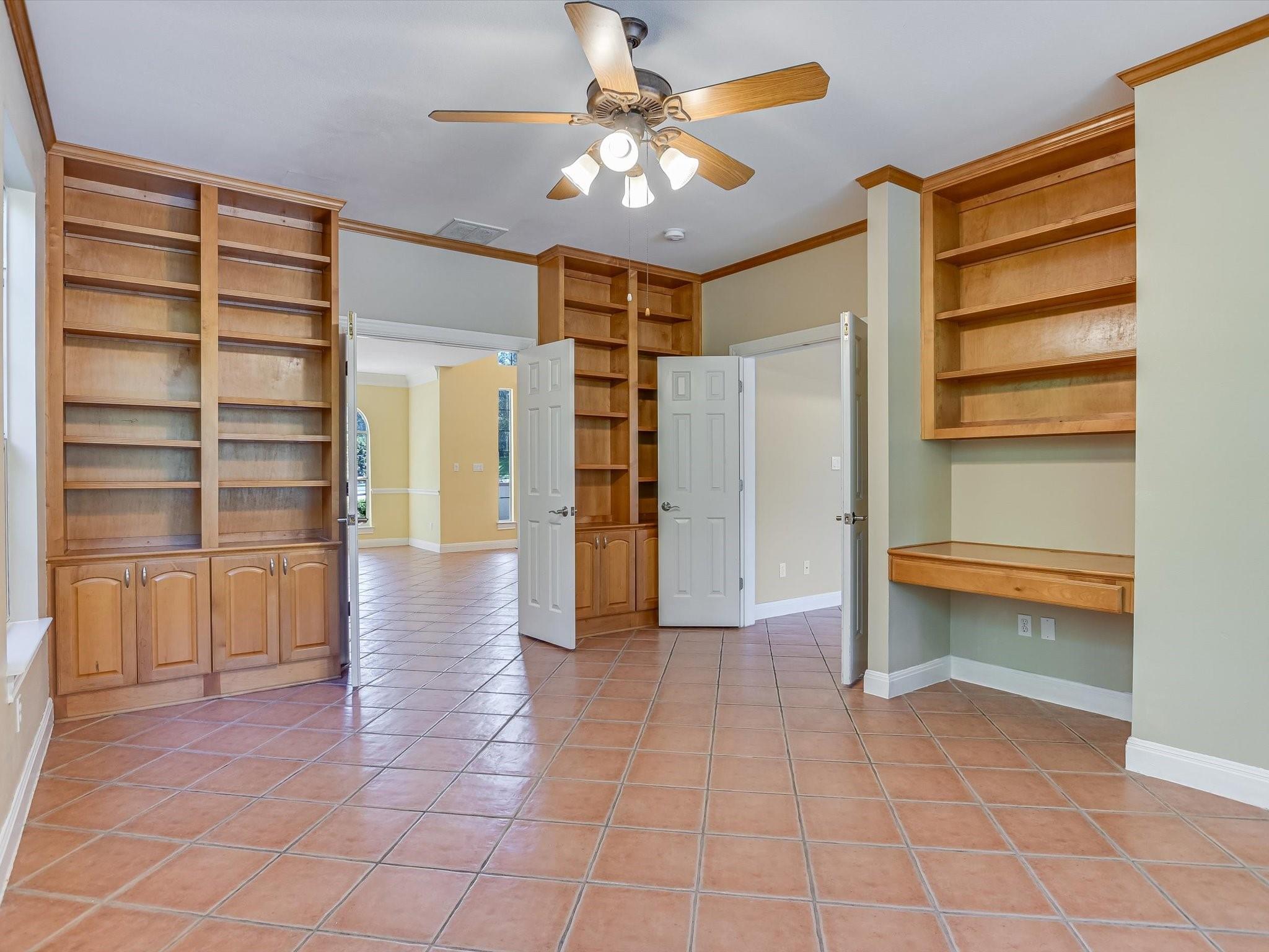 6 Wingreen Loop, The Hills, TX 78738