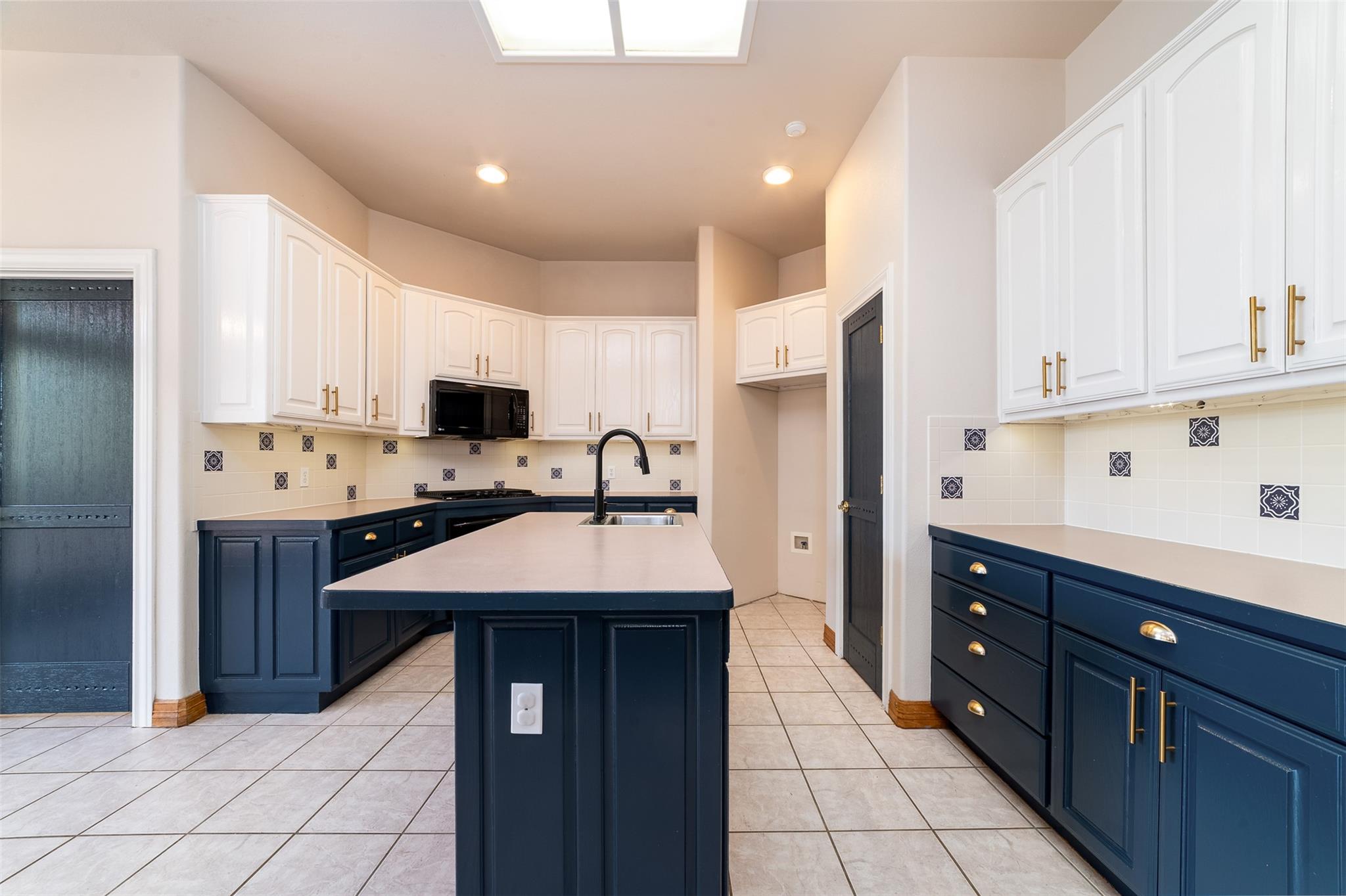 212 Cassidy Dr S, Georgetown, TX 78628