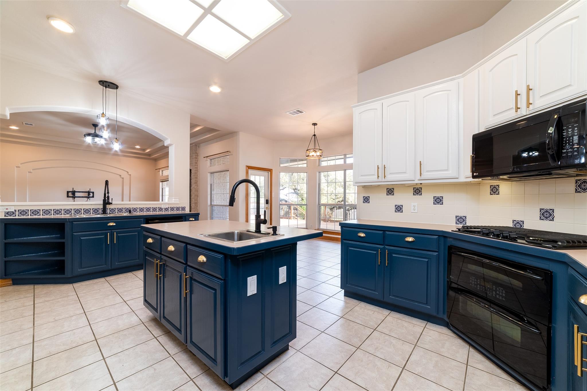 212 Cassidy Dr S, Georgetown, TX 78628