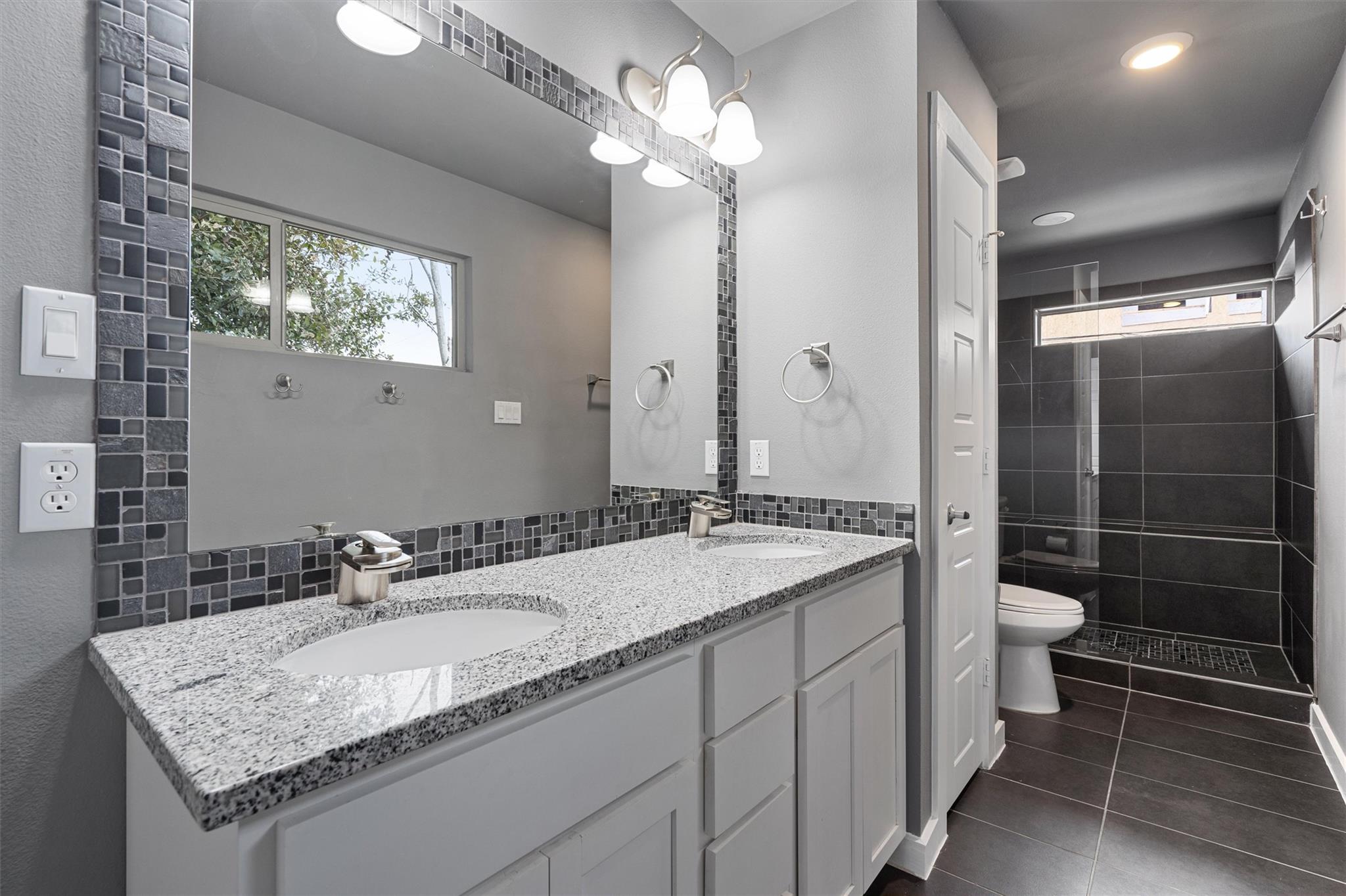 2002 Rosewood Ave, Austin, TX 78702