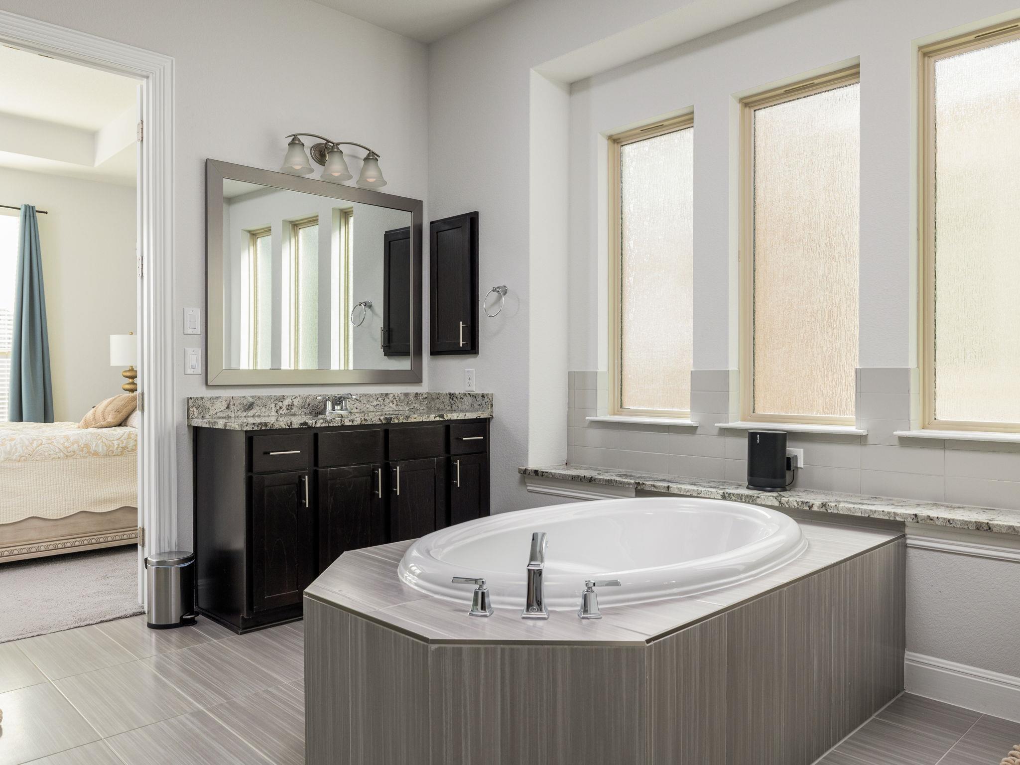 106 Barton Run Dr, Georgetown, TX 78628