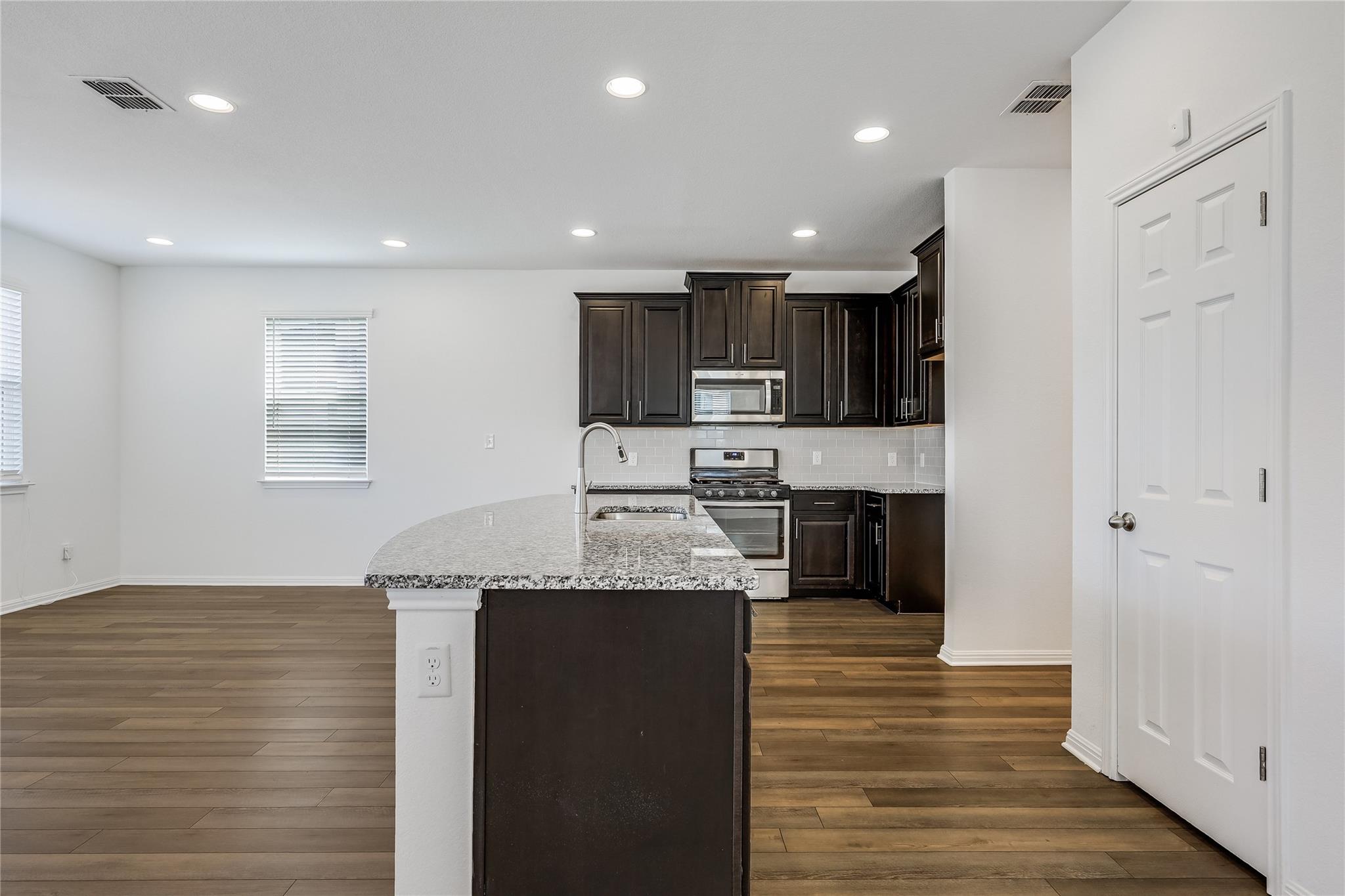 3201 E College Park Dr # 35, Round Rock, TX 78665