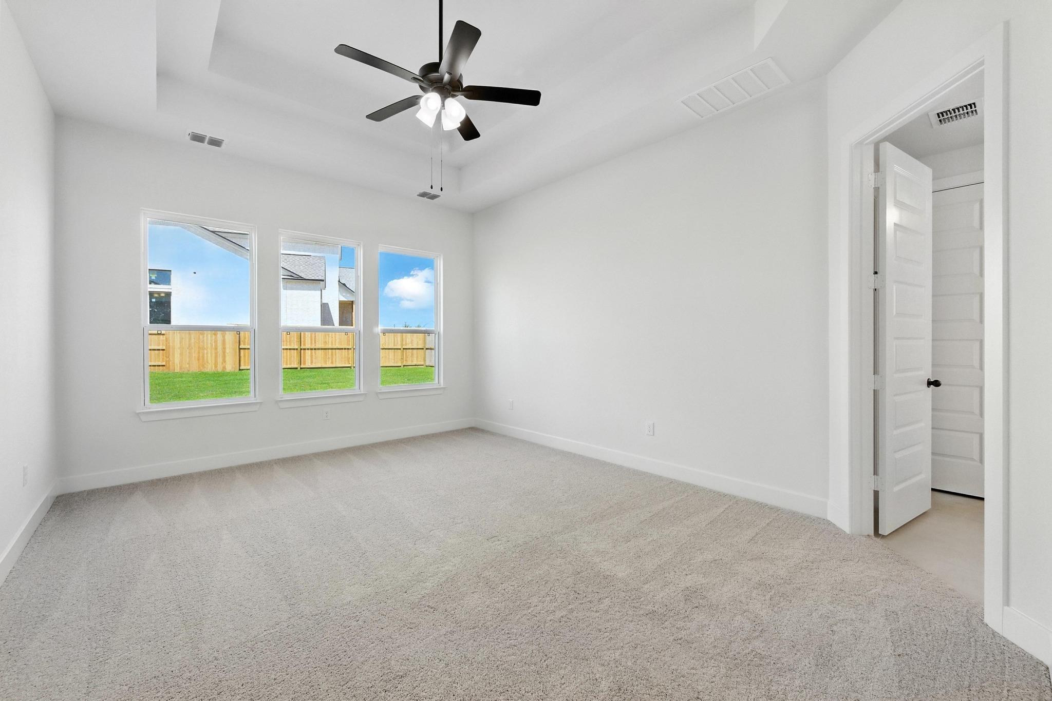 100 Cloverton Cres, Hutto, TX 78634