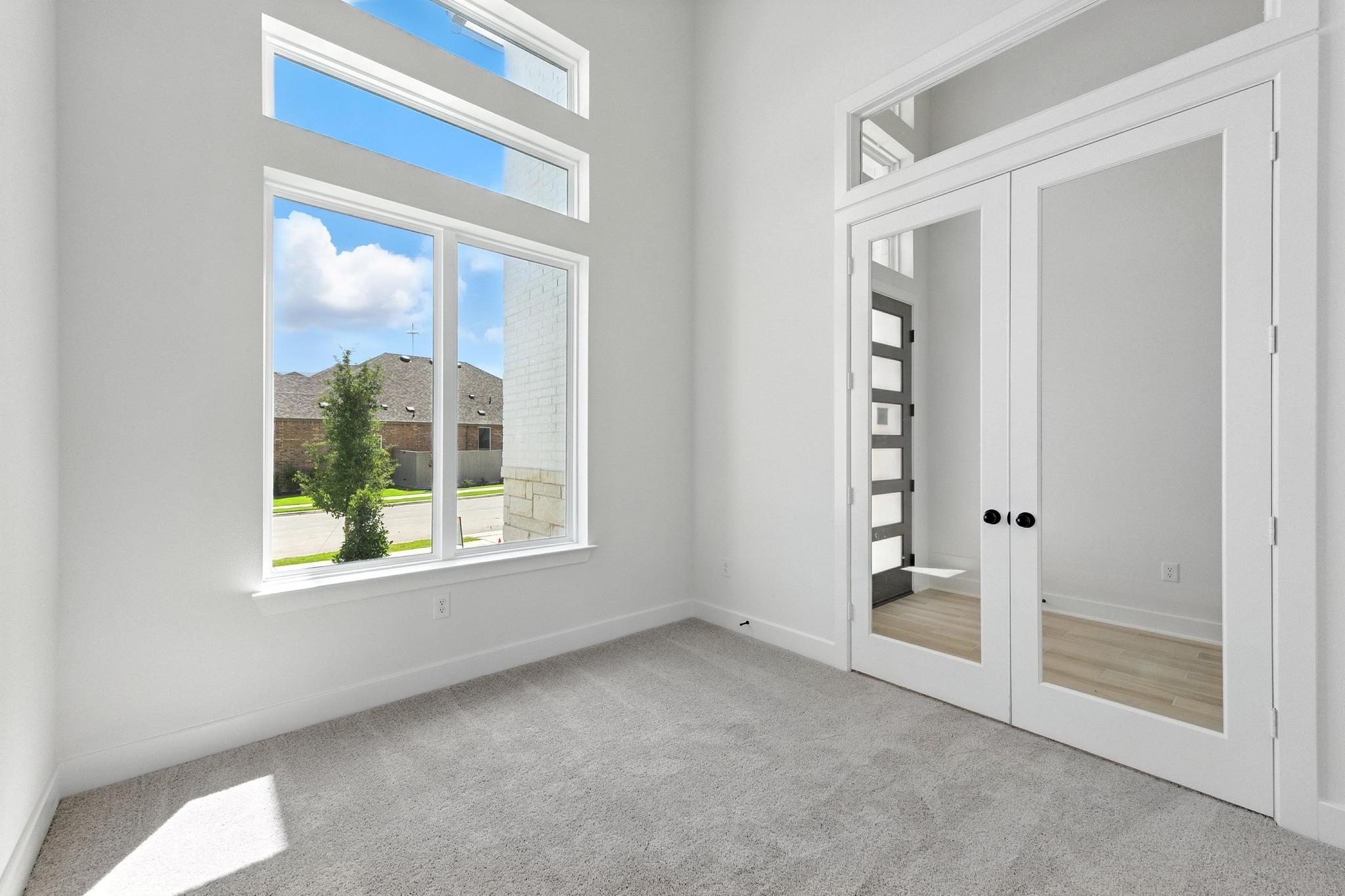 100 Cloverton Cres, Hutto, TX 78634