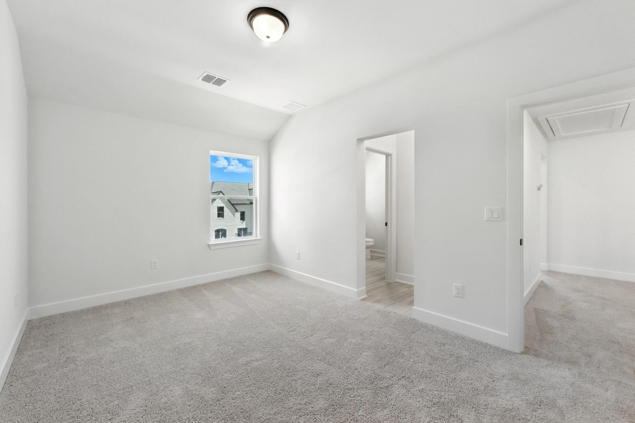 100 Cloverton Cres, Hutto, TX 78634