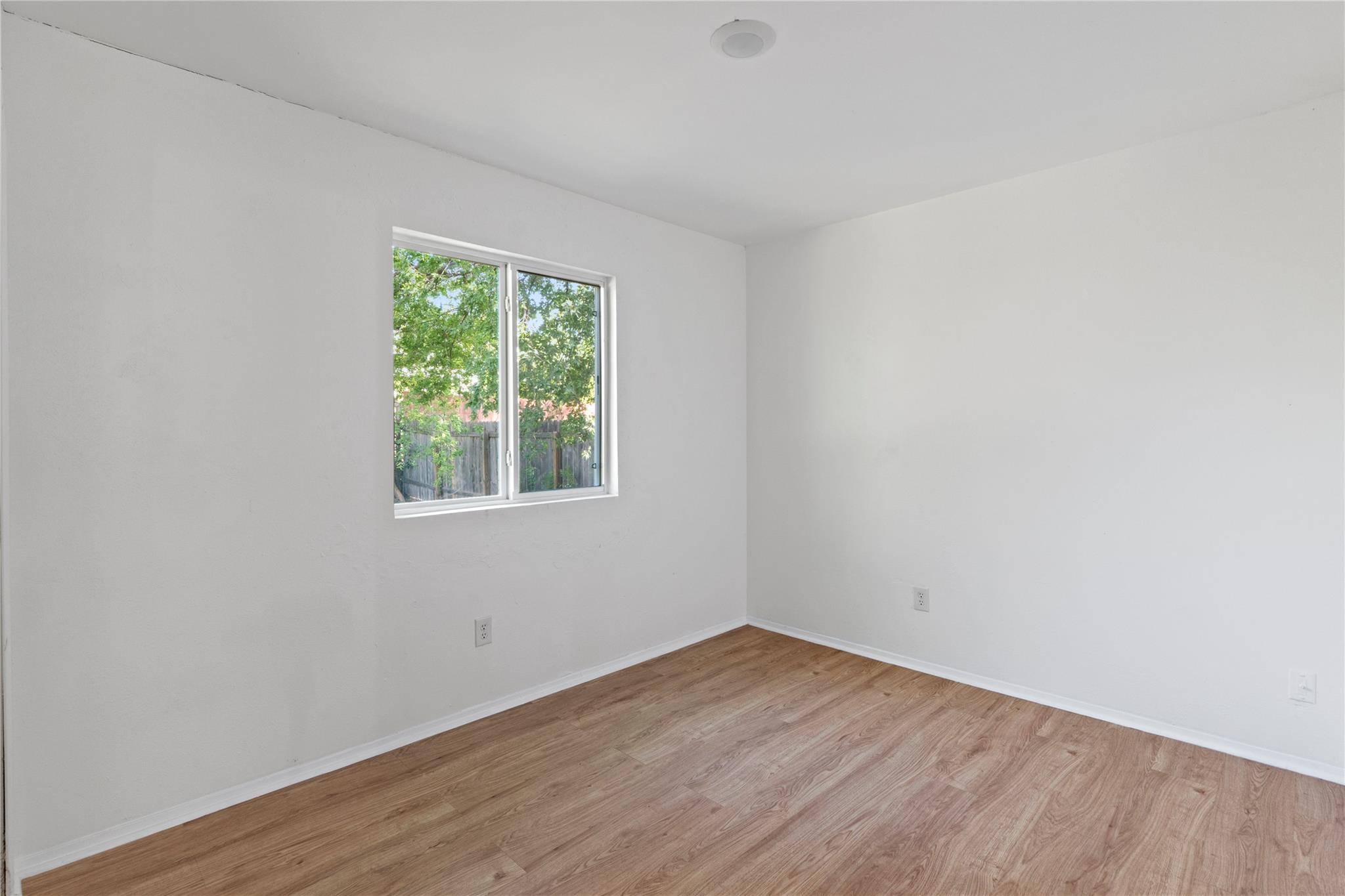 310 Barrhall Dr, Round Rock, TX 78664