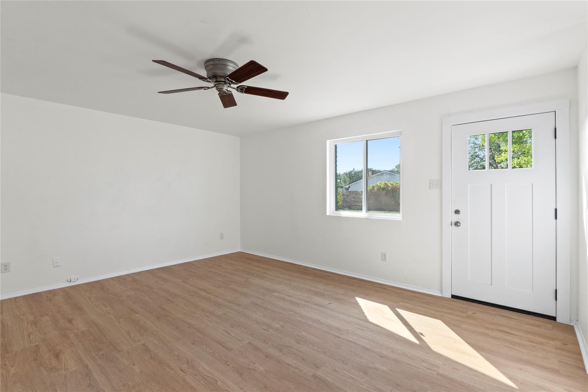 310 Barrhall Dr, Round Rock, TX 78664