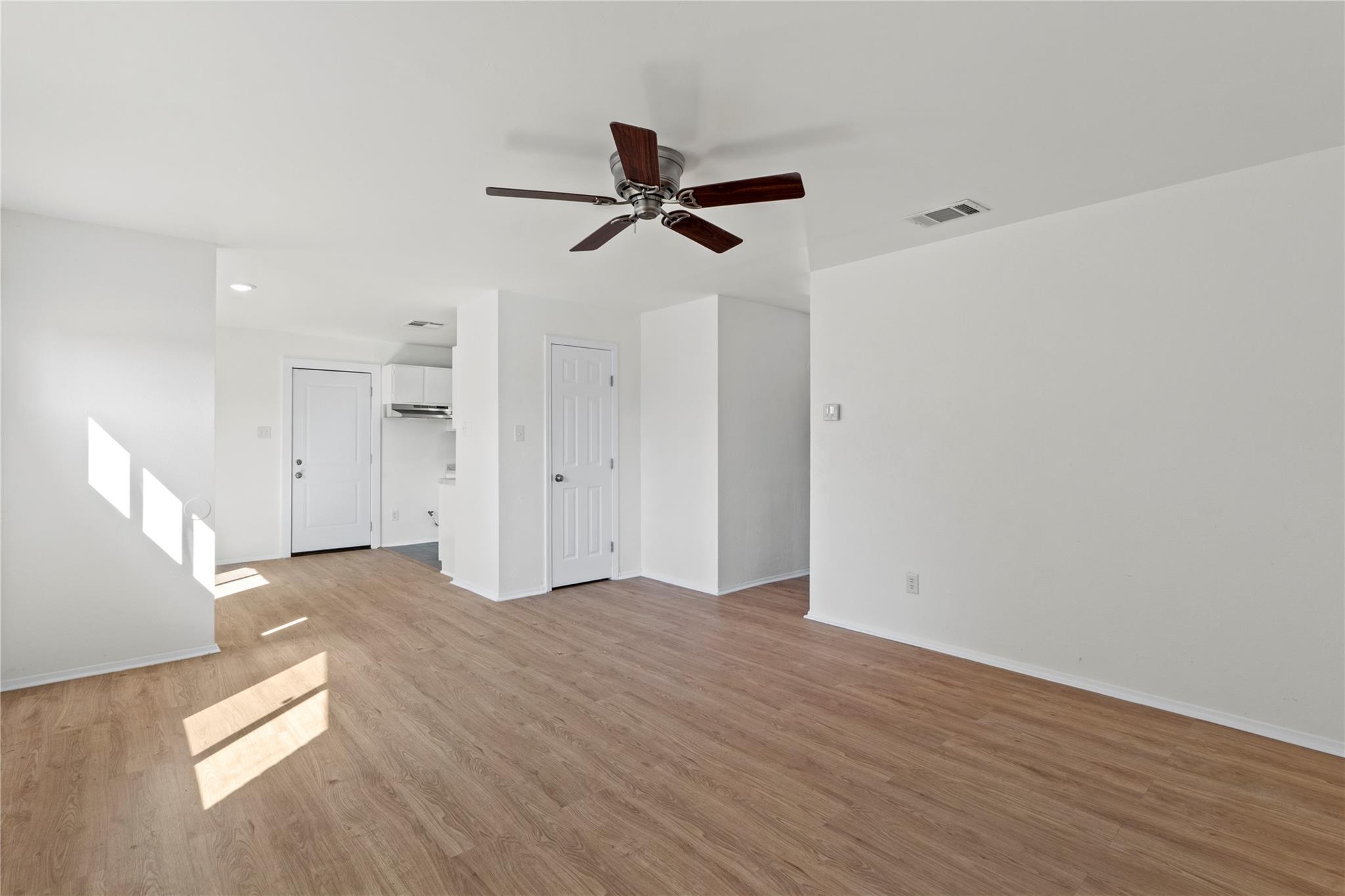 310 Barrhall Dr, Round Rock, TX 78664