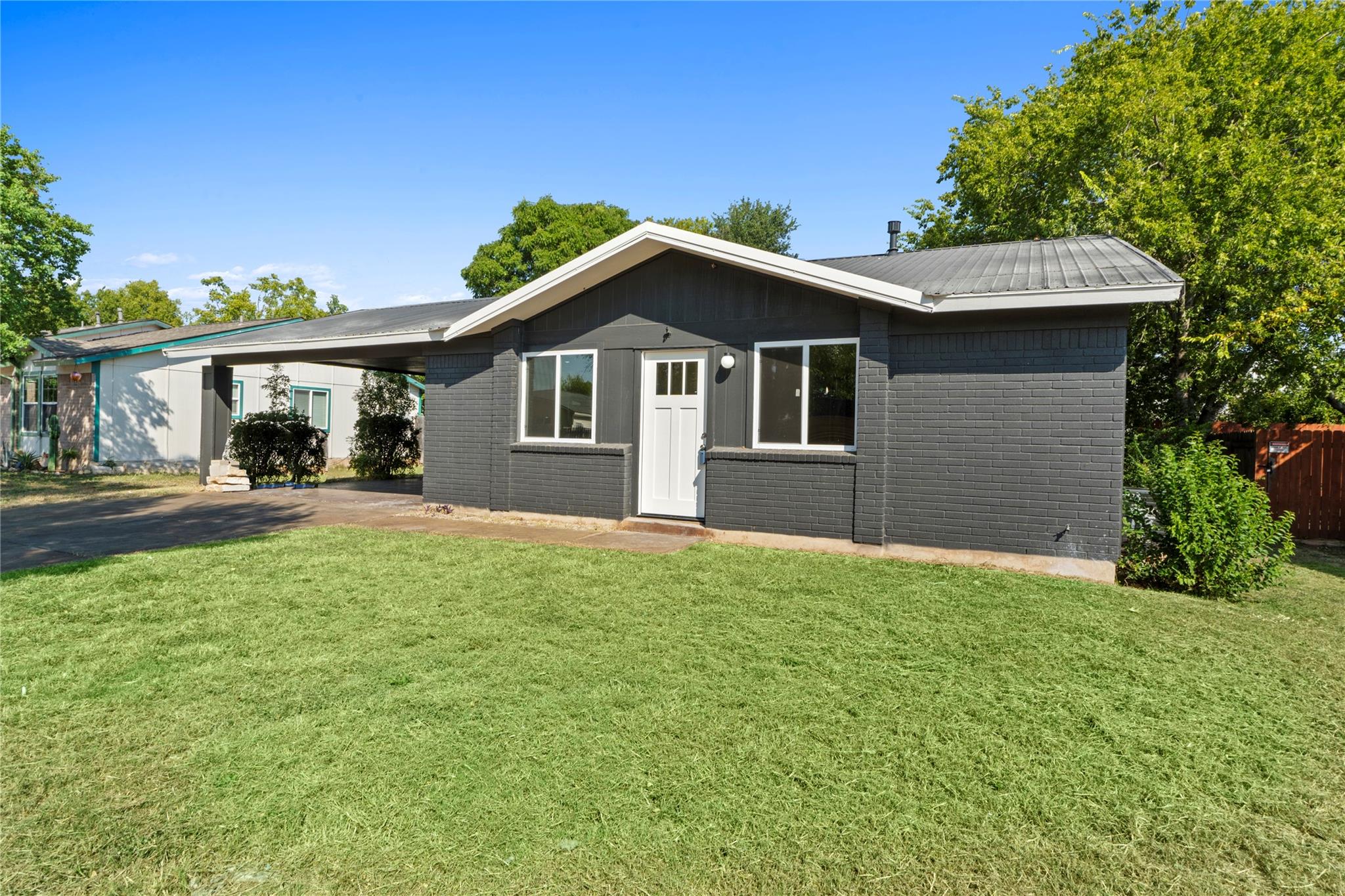 310 Barrhall Dr, Round Rock, TX 78664