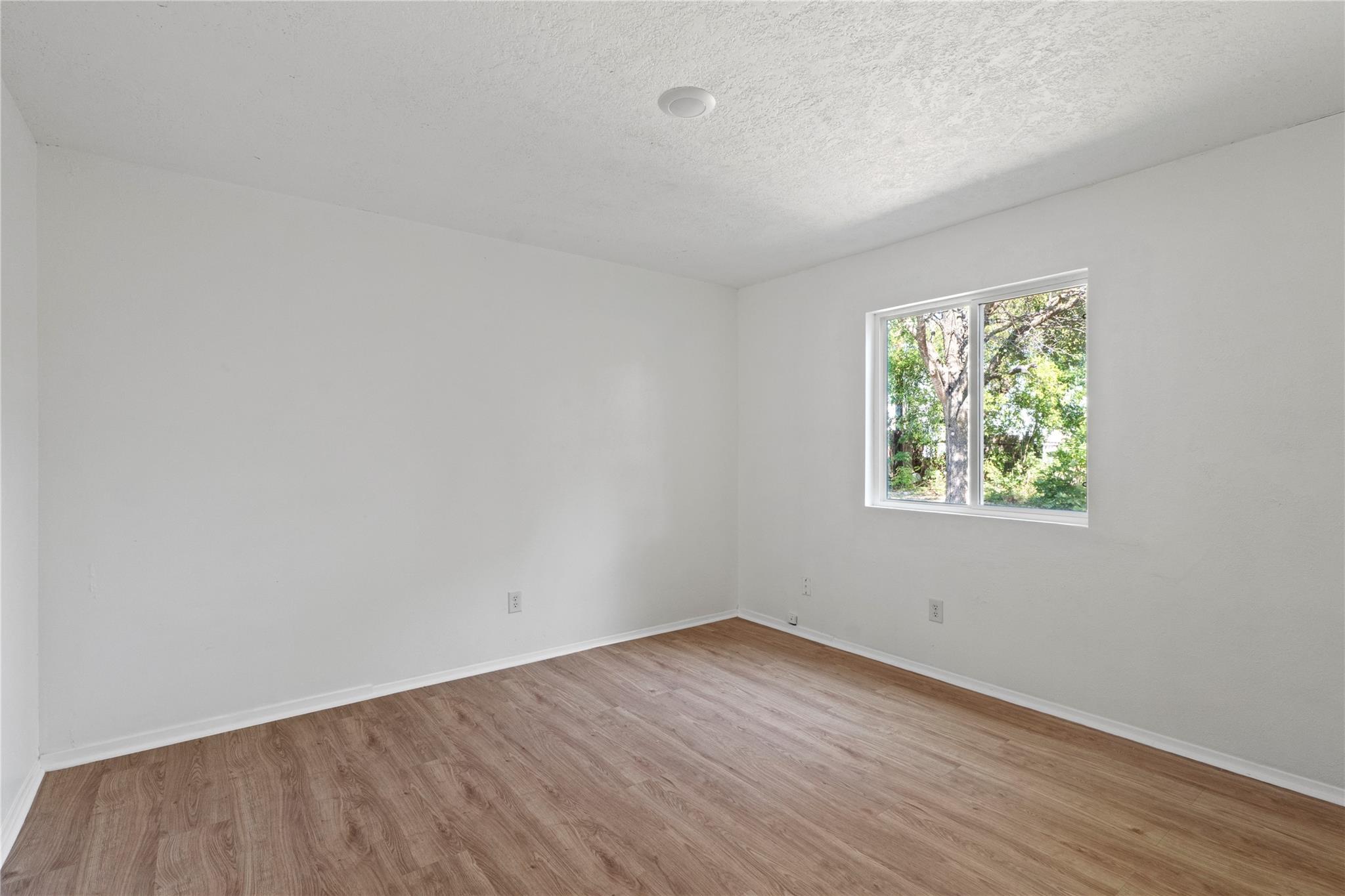 310 Barrhall Dr, Round Rock, TX 78664