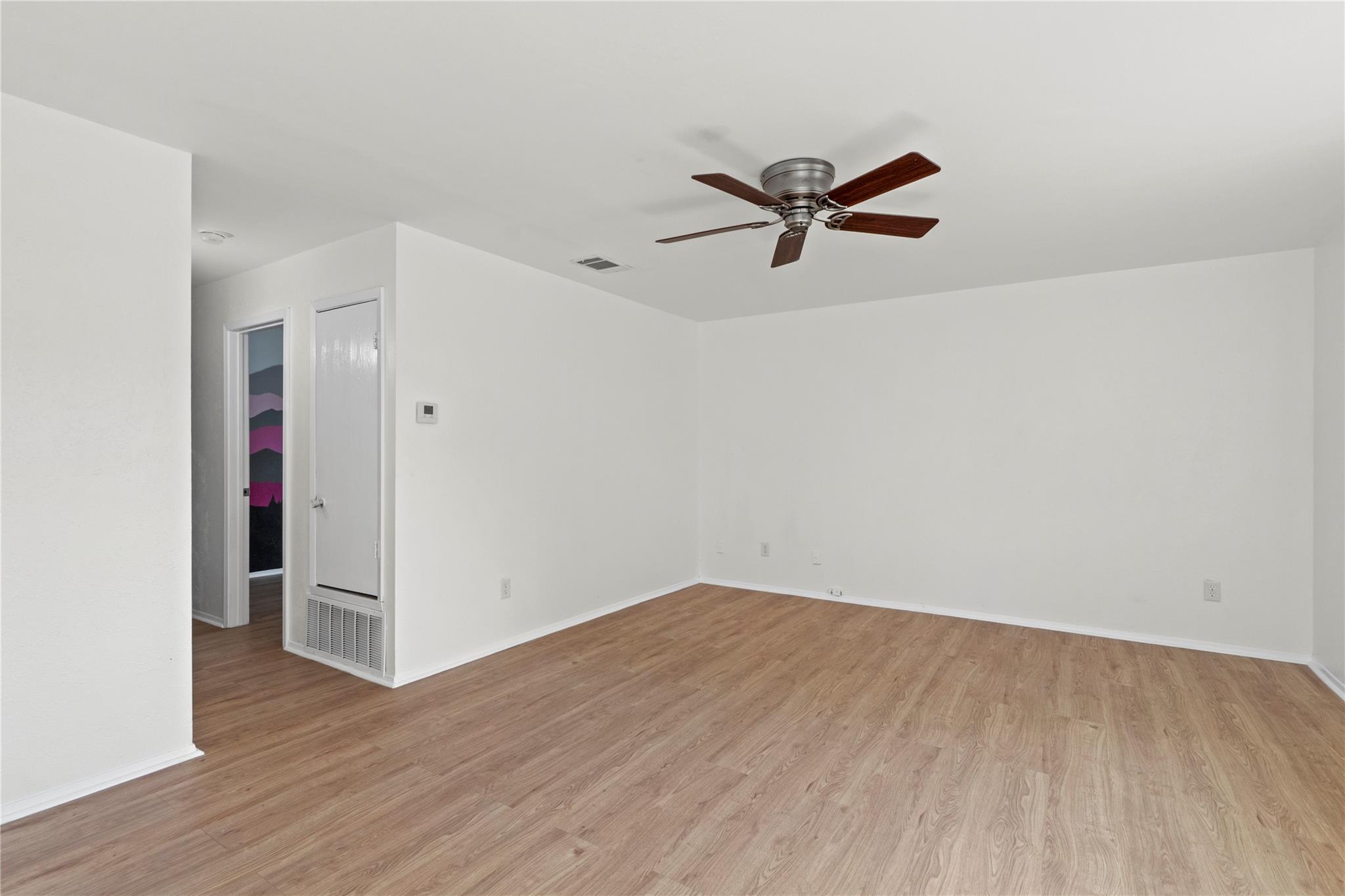 310 Barrhall Dr, Round Rock, TX 78664