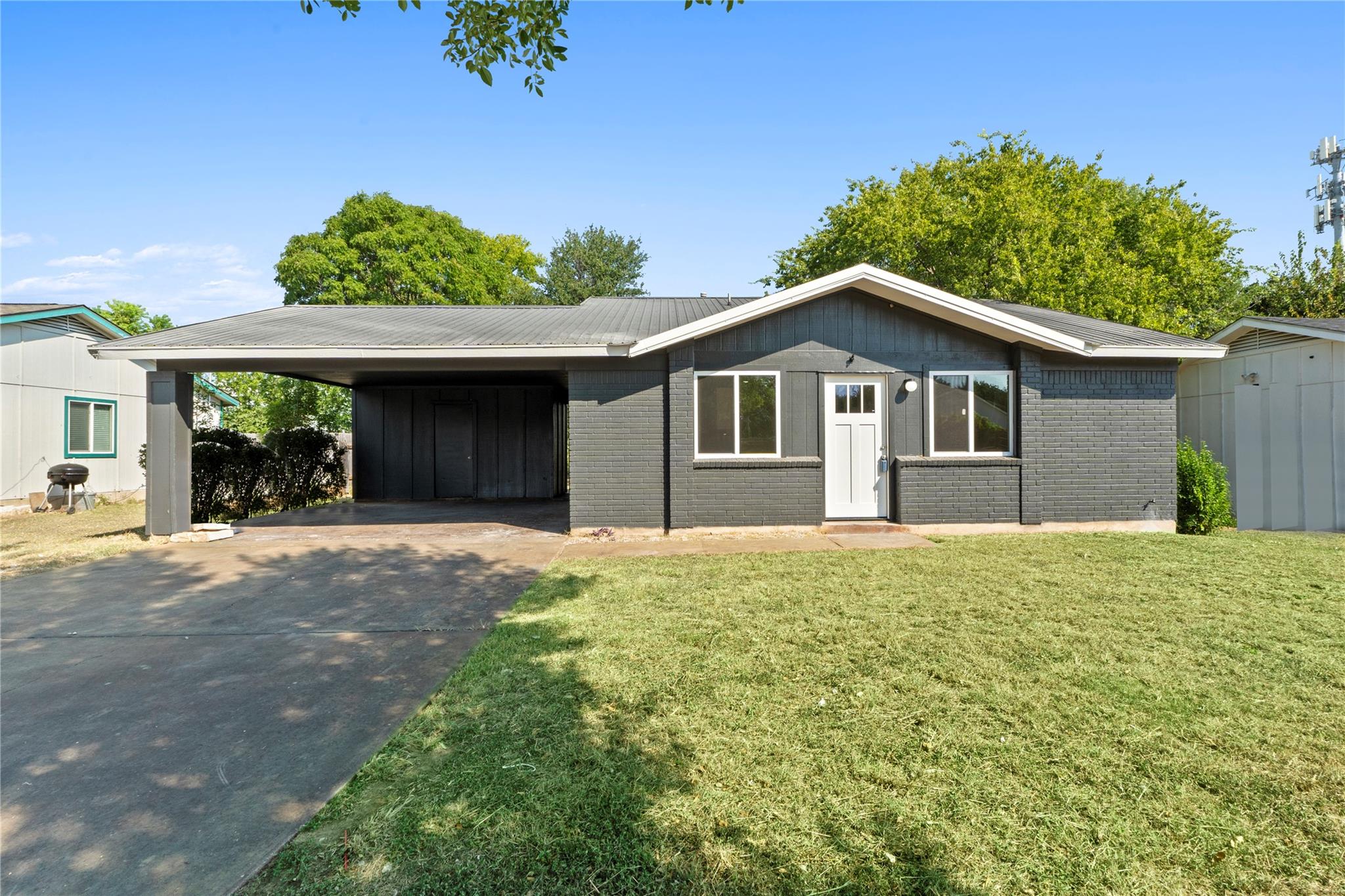310 Barrhall Dr, Round Rock, TX 78664