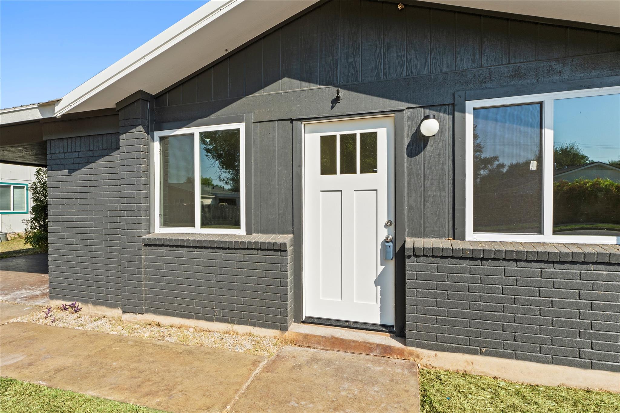 310 Barrhall Dr, Round Rock, TX 78664