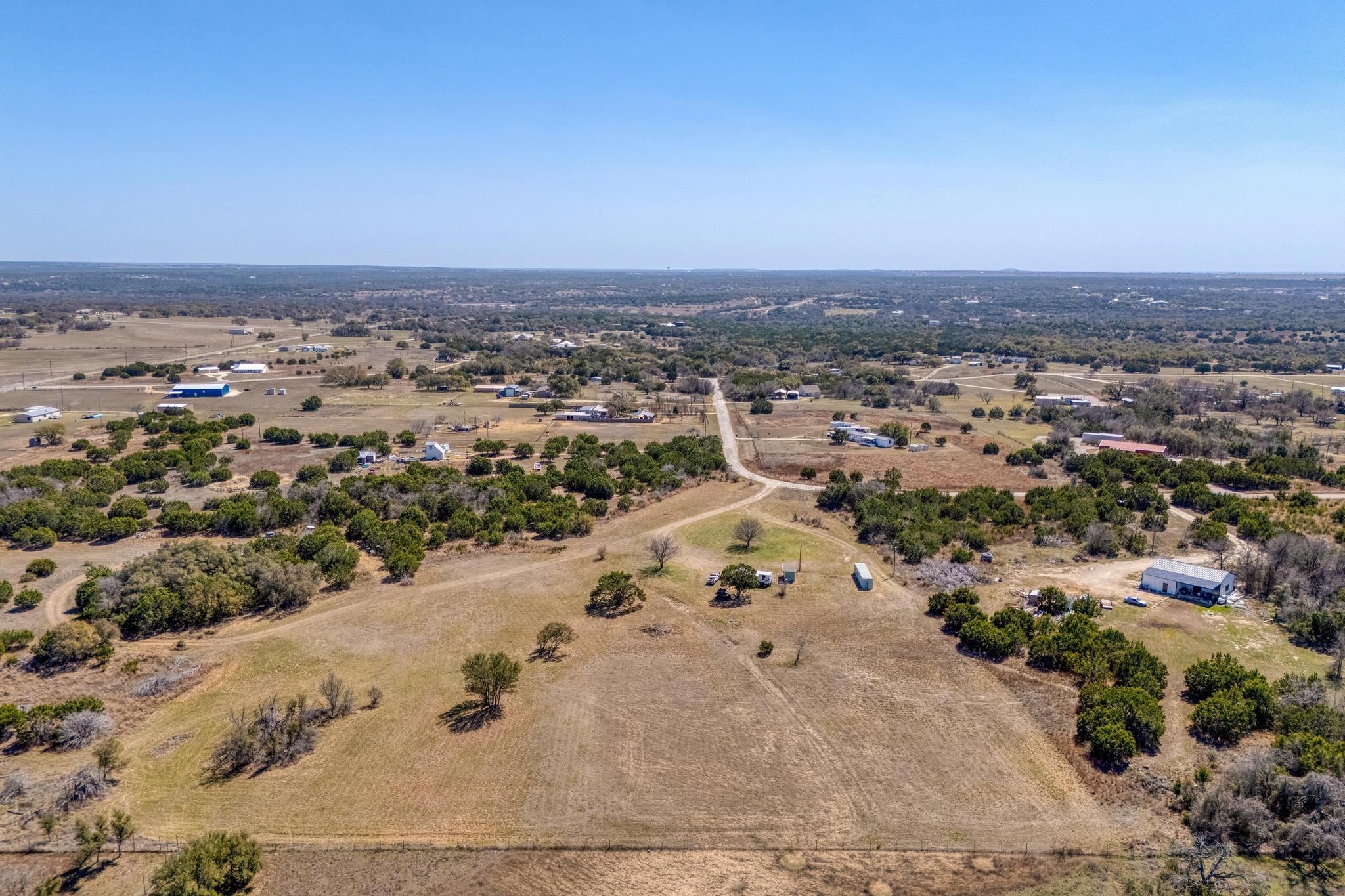 413 Avila Ln, Briggs, TX 78608