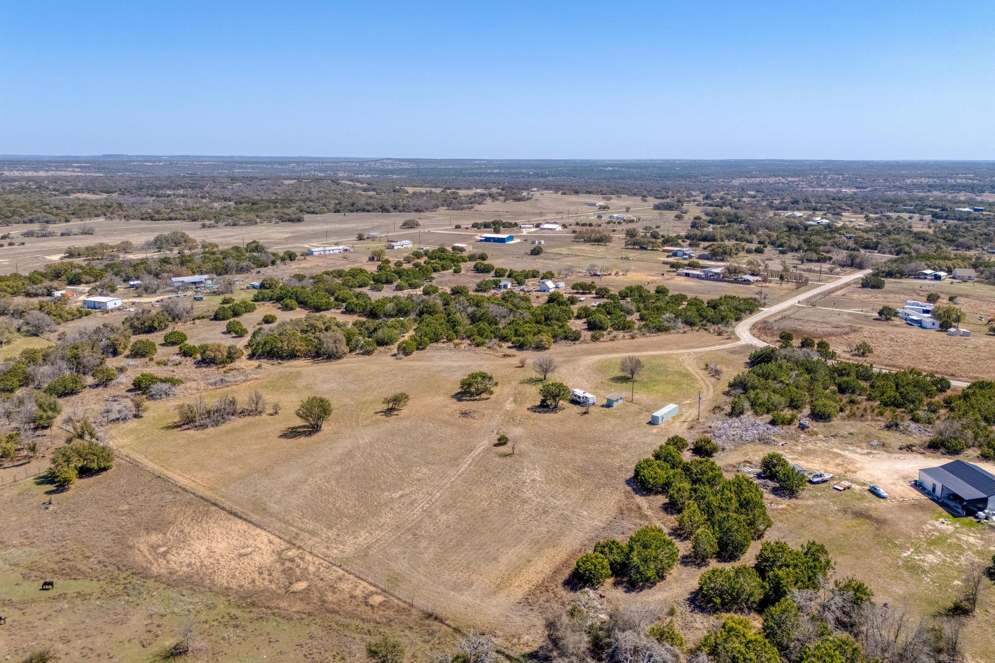 413 Avila Ln, Briggs, TX 78608
