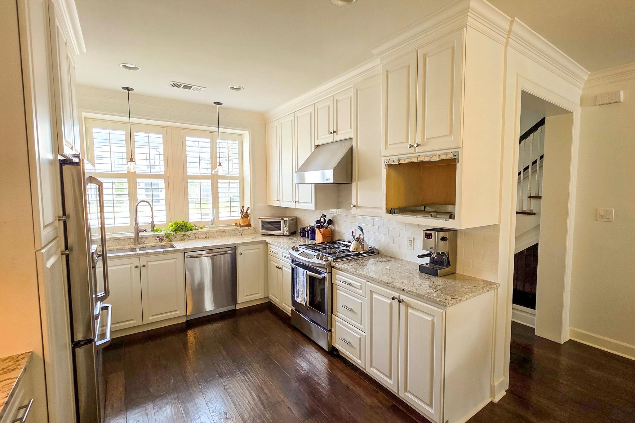 1021 Wakefield Dr, Houston, TX 77018