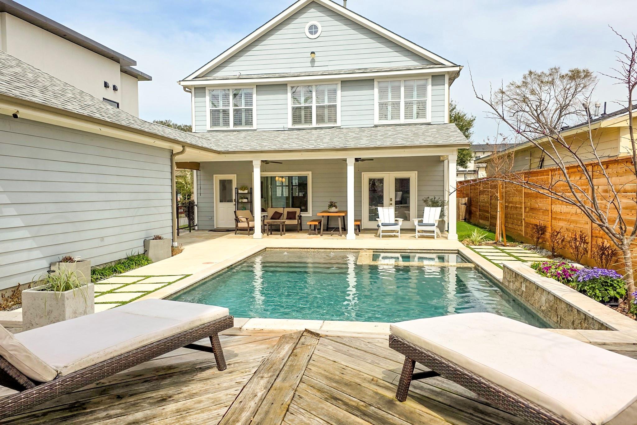 1021 Wakefield Dr, Houston, TX 77018