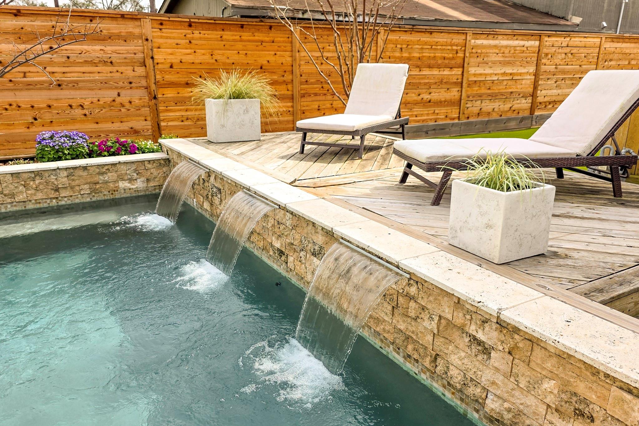 1021 Wakefield Dr, Houston, TX 77018