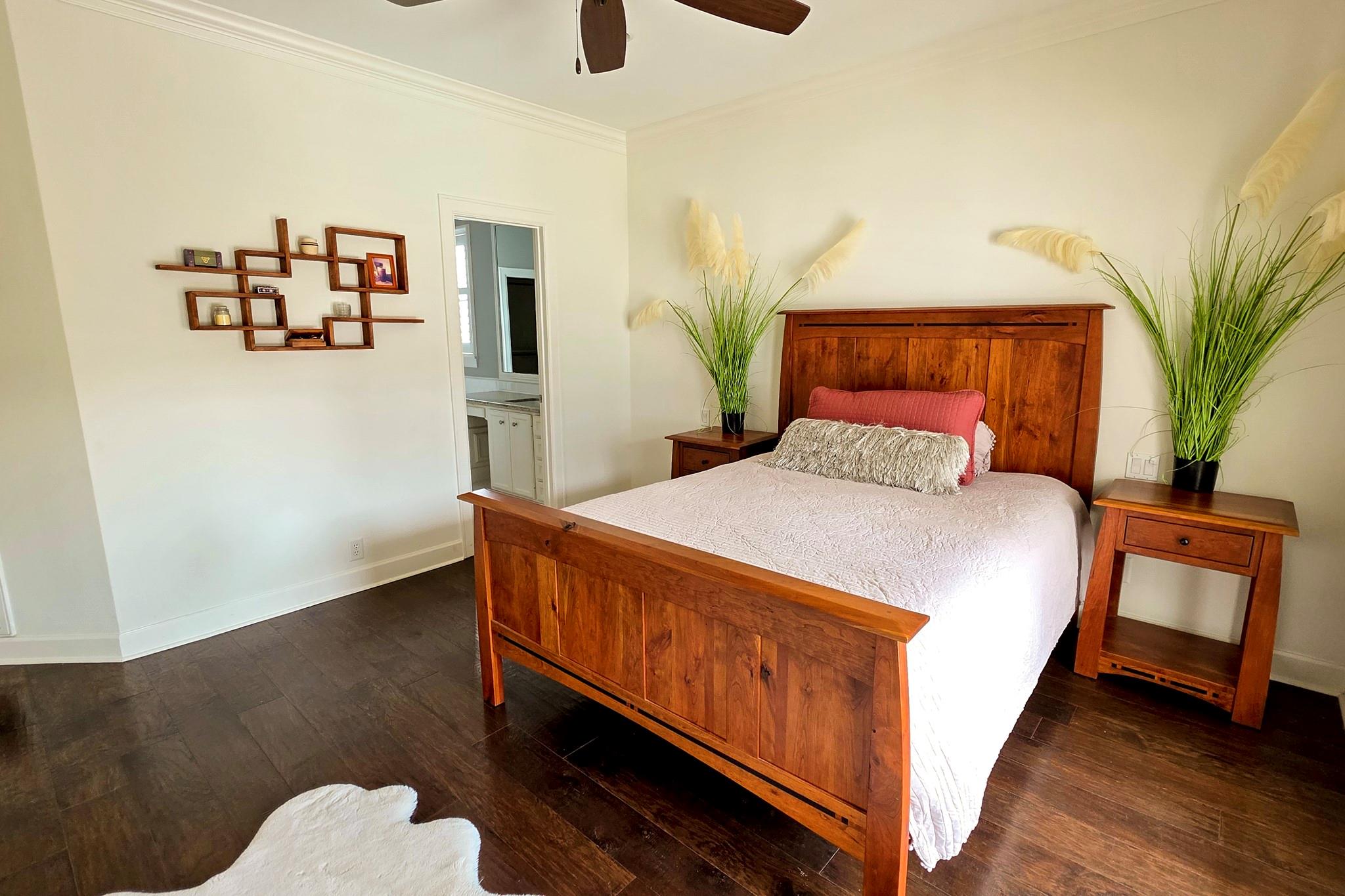 1021 Wakefield Dr, Houston, TX 77018