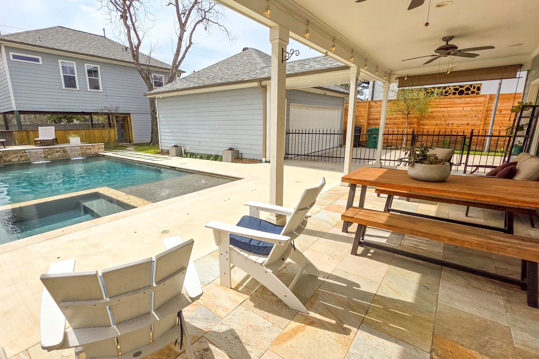 1021 Wakefield Dr, Houston, TX 77018