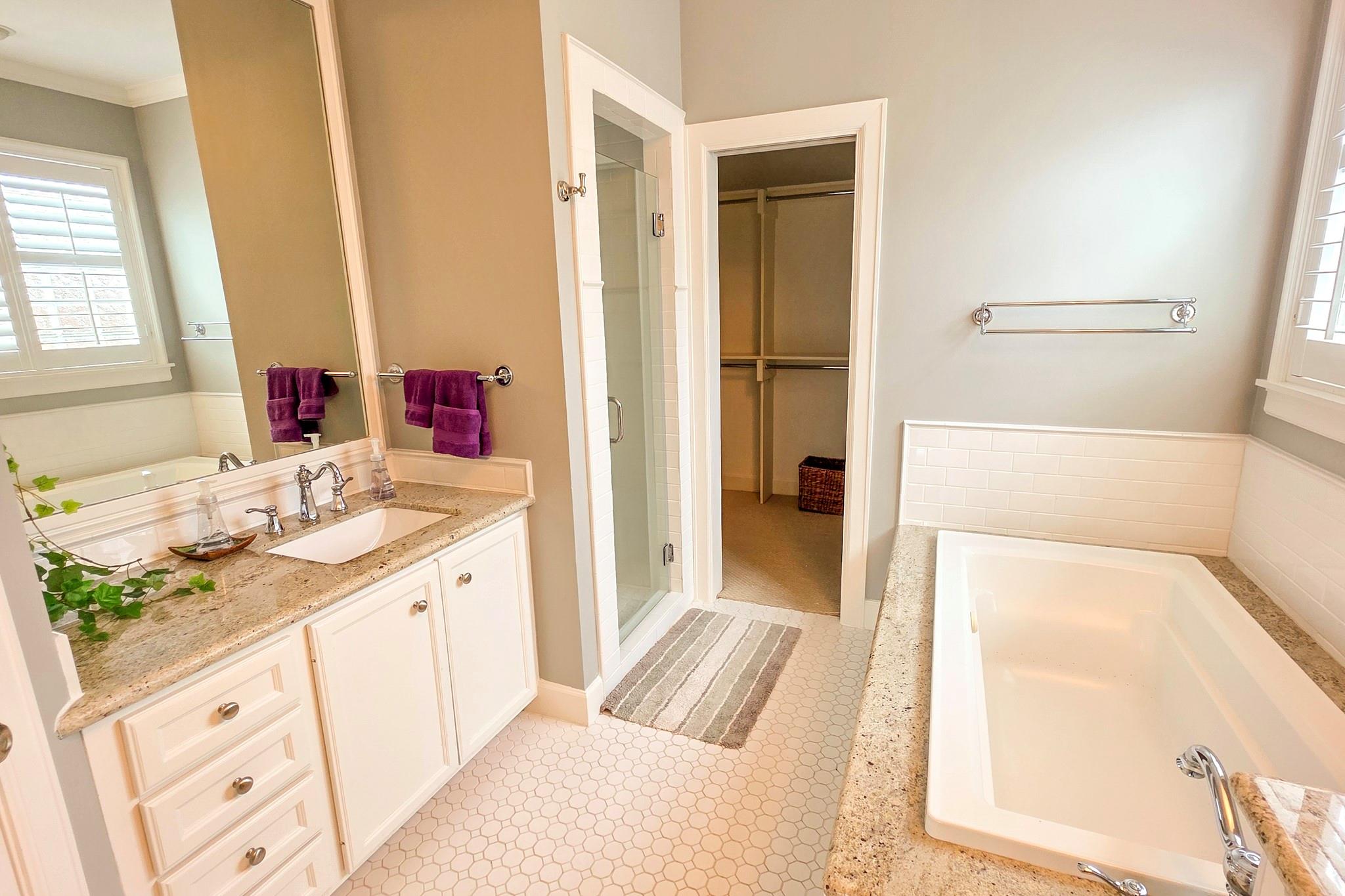 1021 Wakefield Dr, Houston, TX 77018