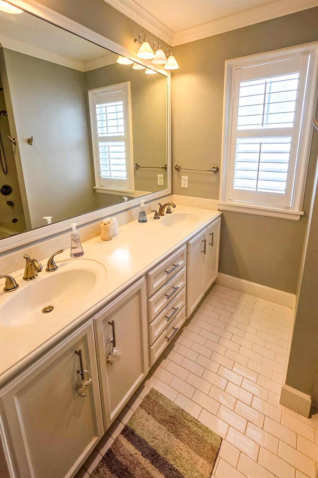 1021 Wakefield Dr, Houston, TX 77018