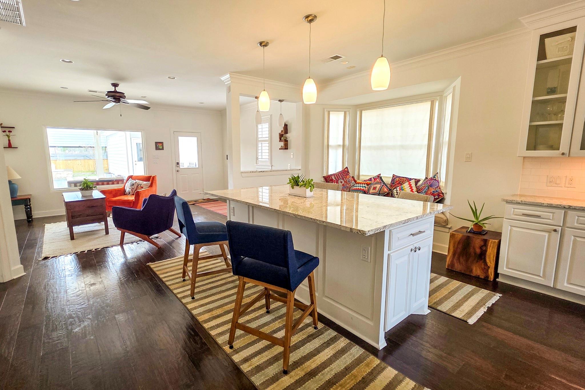 1021 Wakefield Dr, Houston, TX 77018