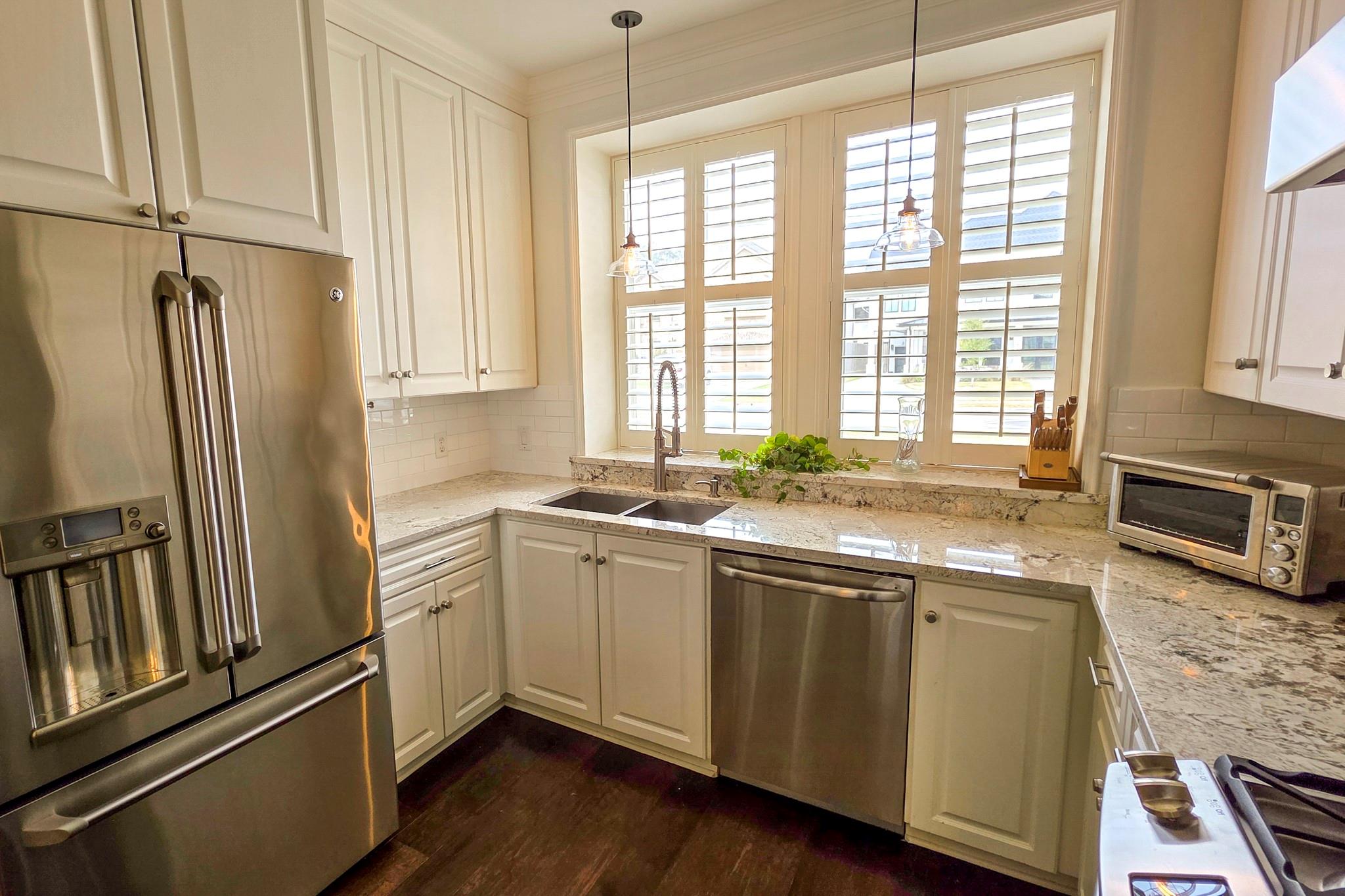 1021 Wakefield Dr, Houston, TX 77018