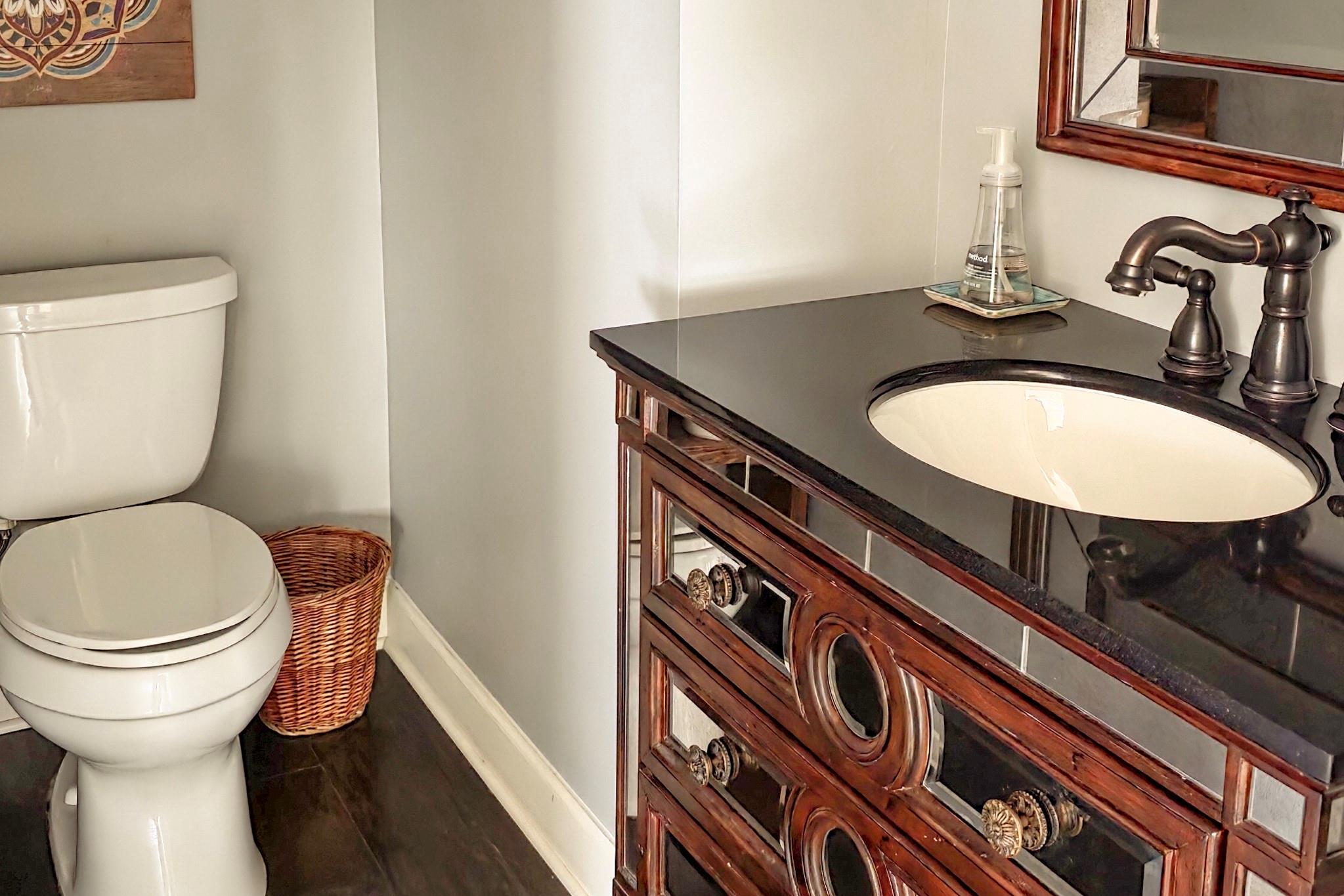 1021 Wakefield Dr, Houston, TX 77018