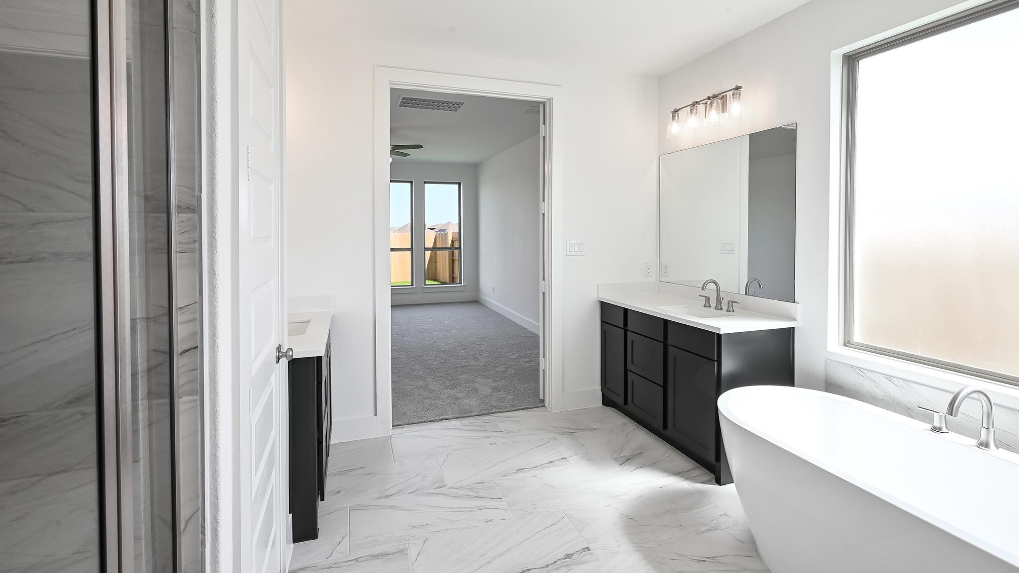 448 Bay Breeze Dr, Kyle, TX 78640