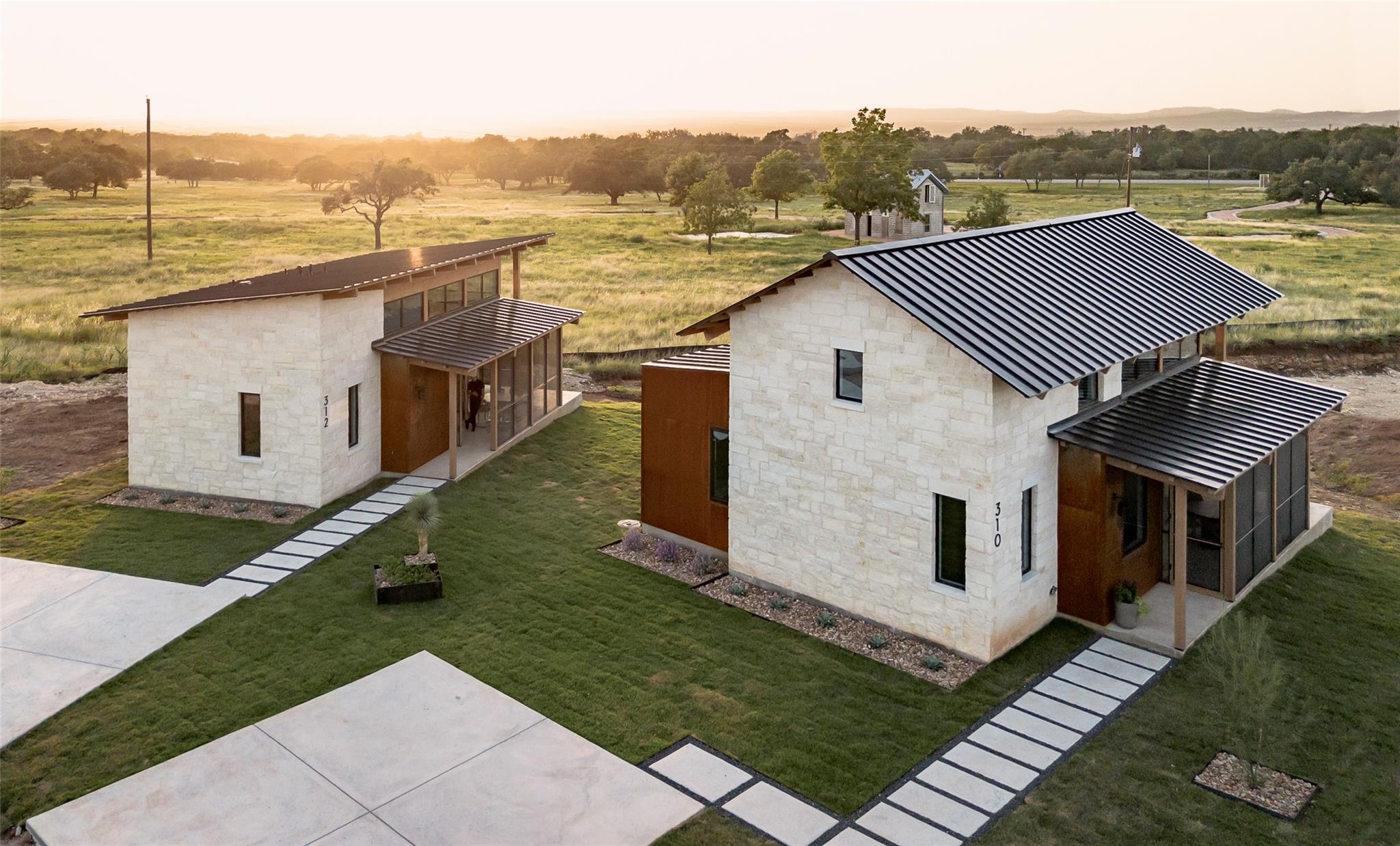 9361 W Us Highway 290 # 3, Hye, TX 78635