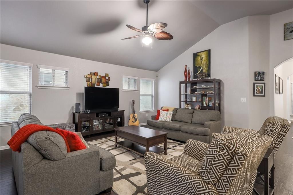 185 Santa Maria St, Georgetown, TX 78628
