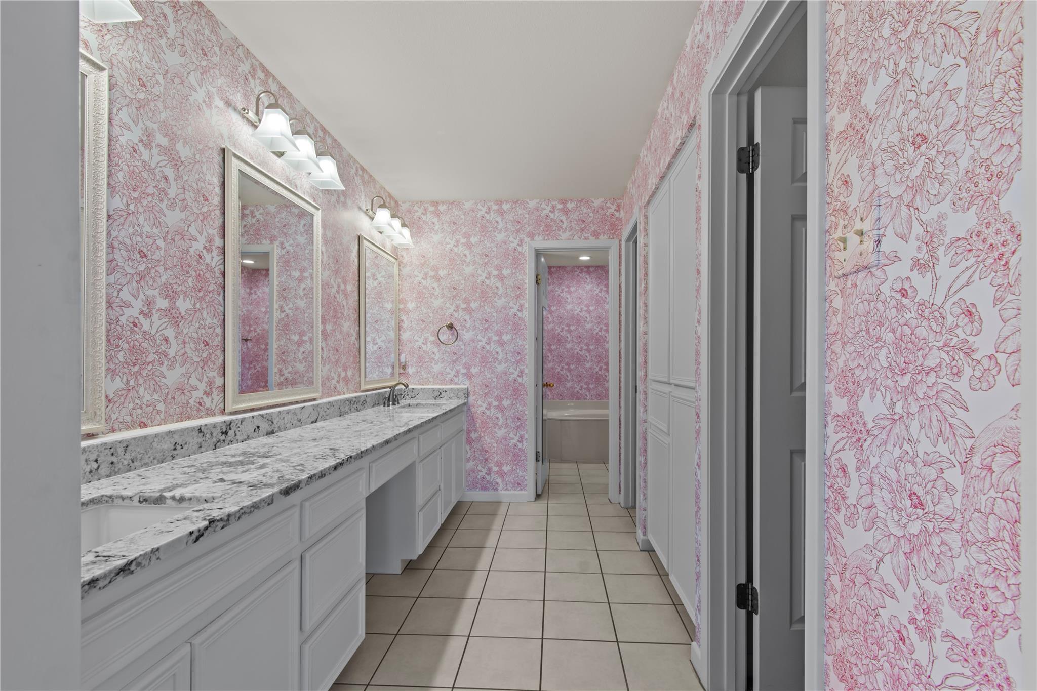 25048 River Rd, Spicewood, TX 78669