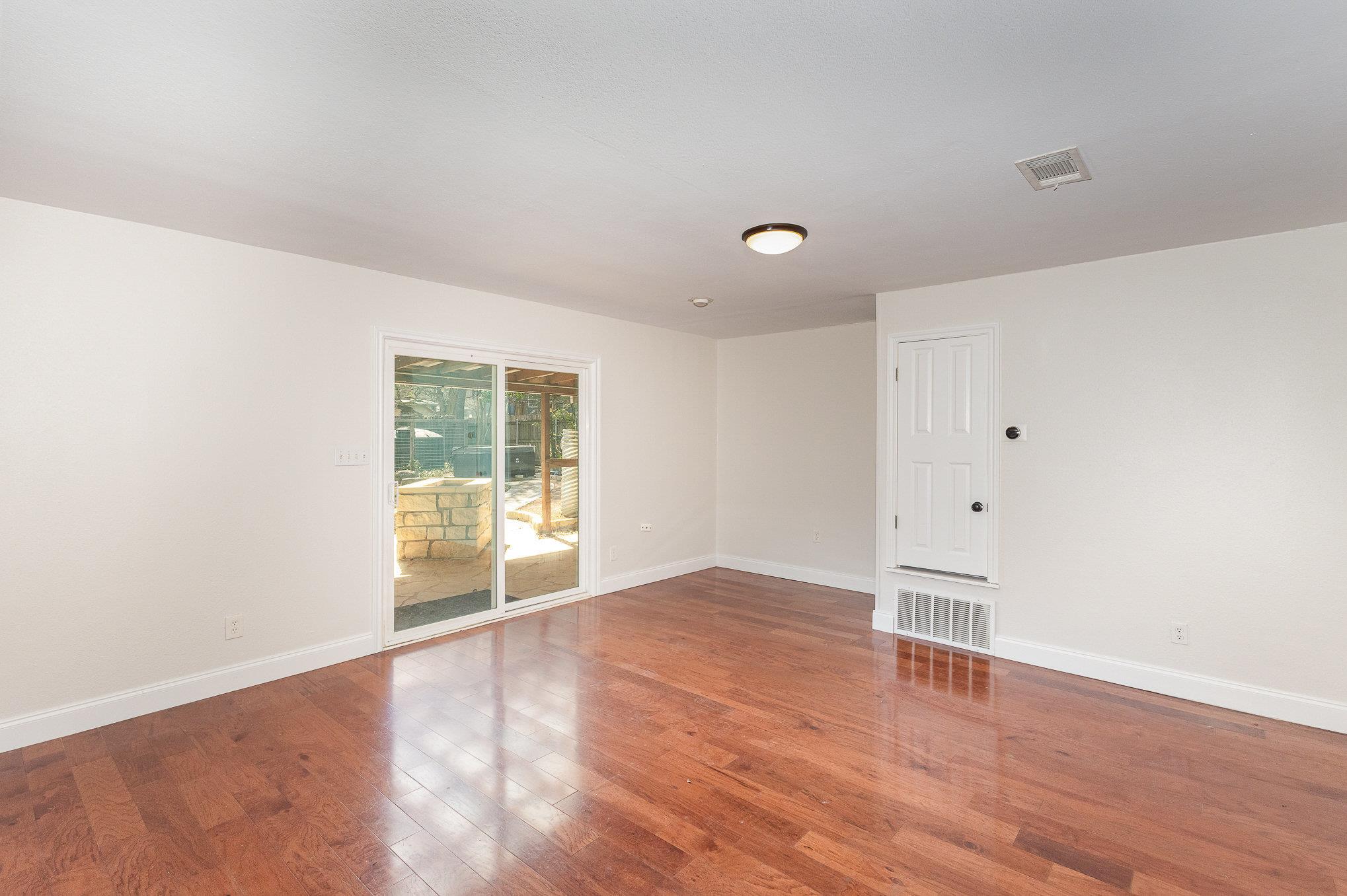 2607 Princeton Dr, Austin, TX 78741